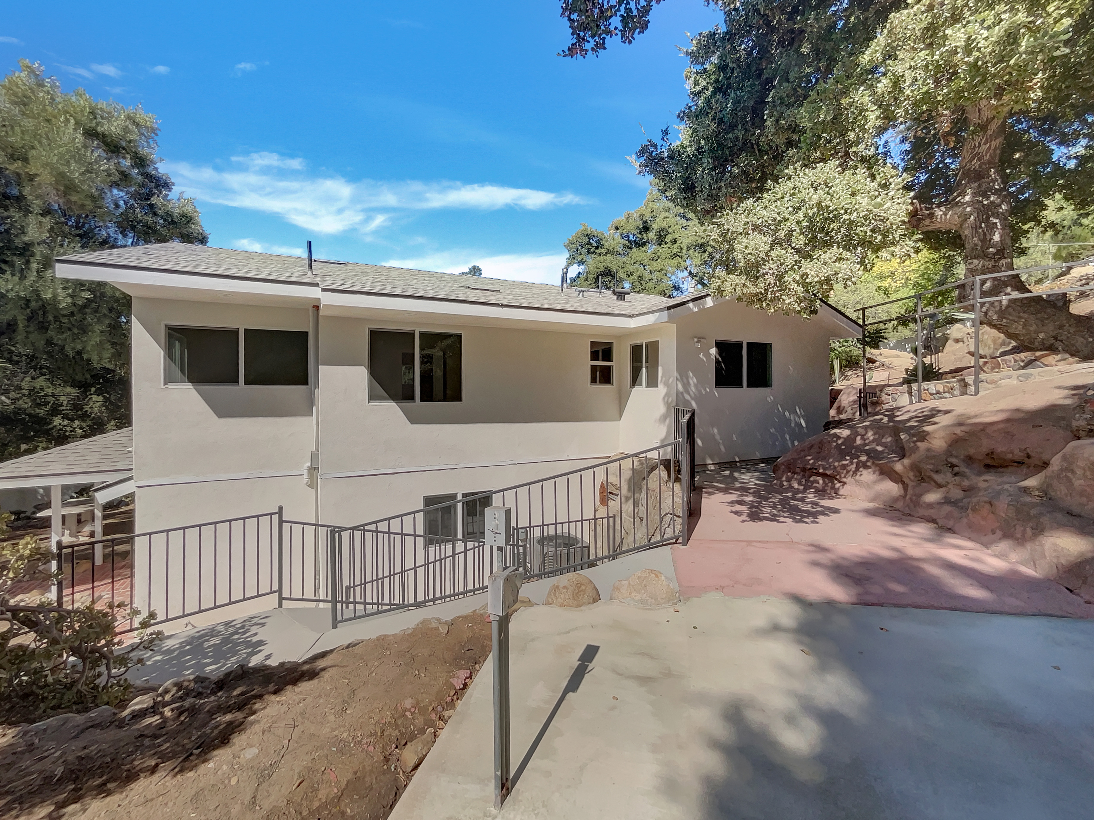 Photo 8 of 25 of 6440 Clear Springs Rd, Simi Valley, CA