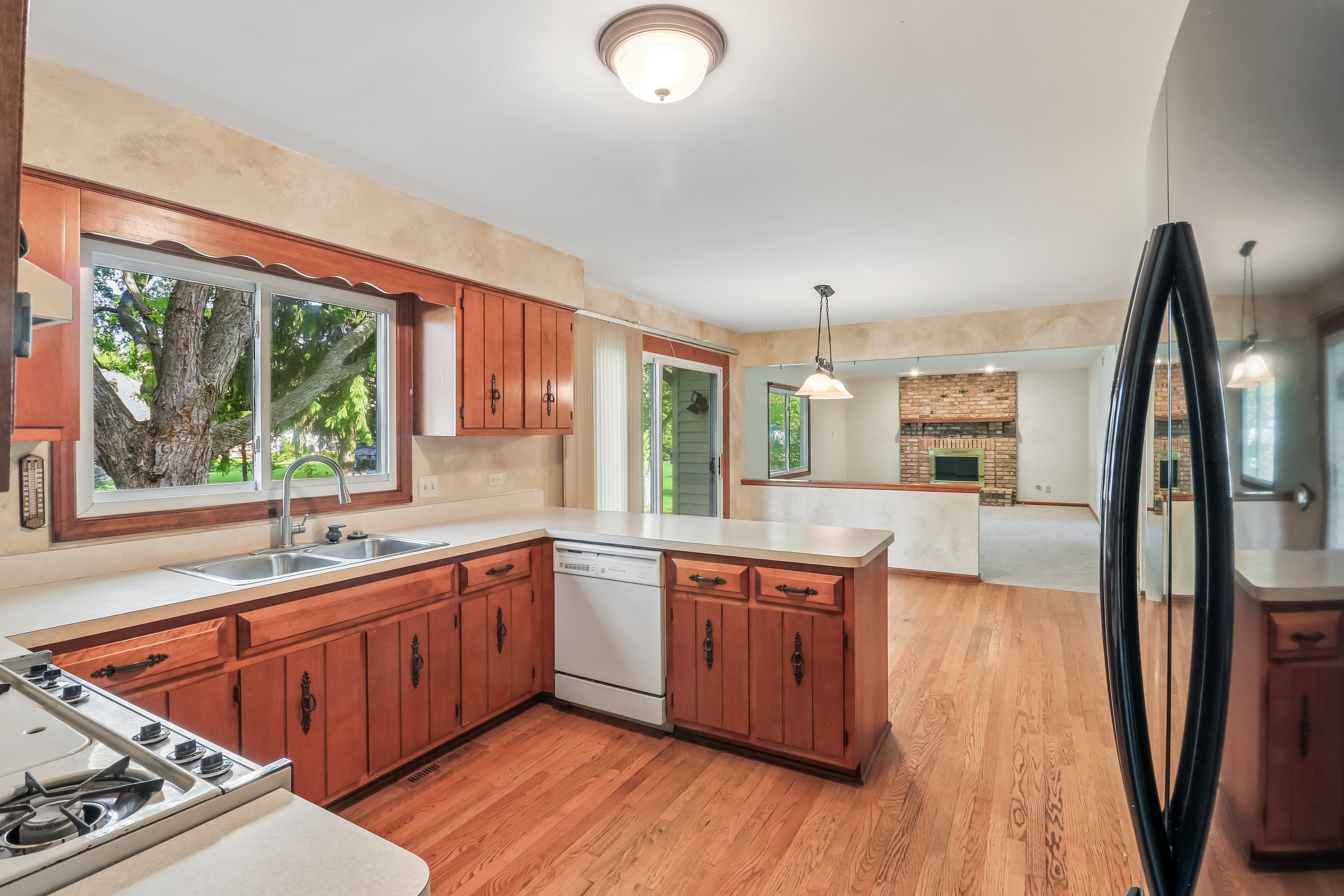Photo 32 of 41 of 733 Buttonwood Cir, Naperville, IL