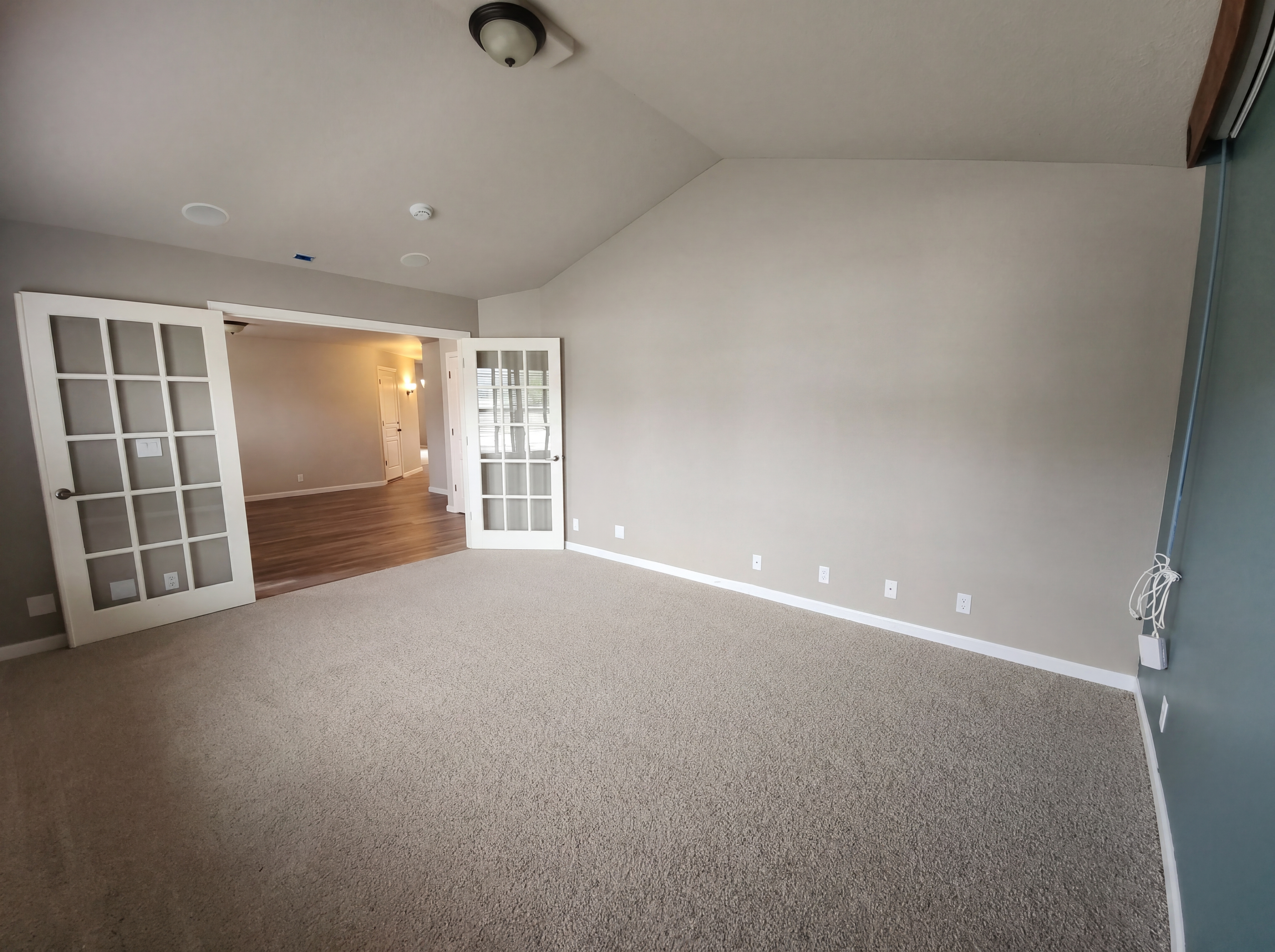 Photo 7 of 22 of 1310 Willow St, Junction City, OR