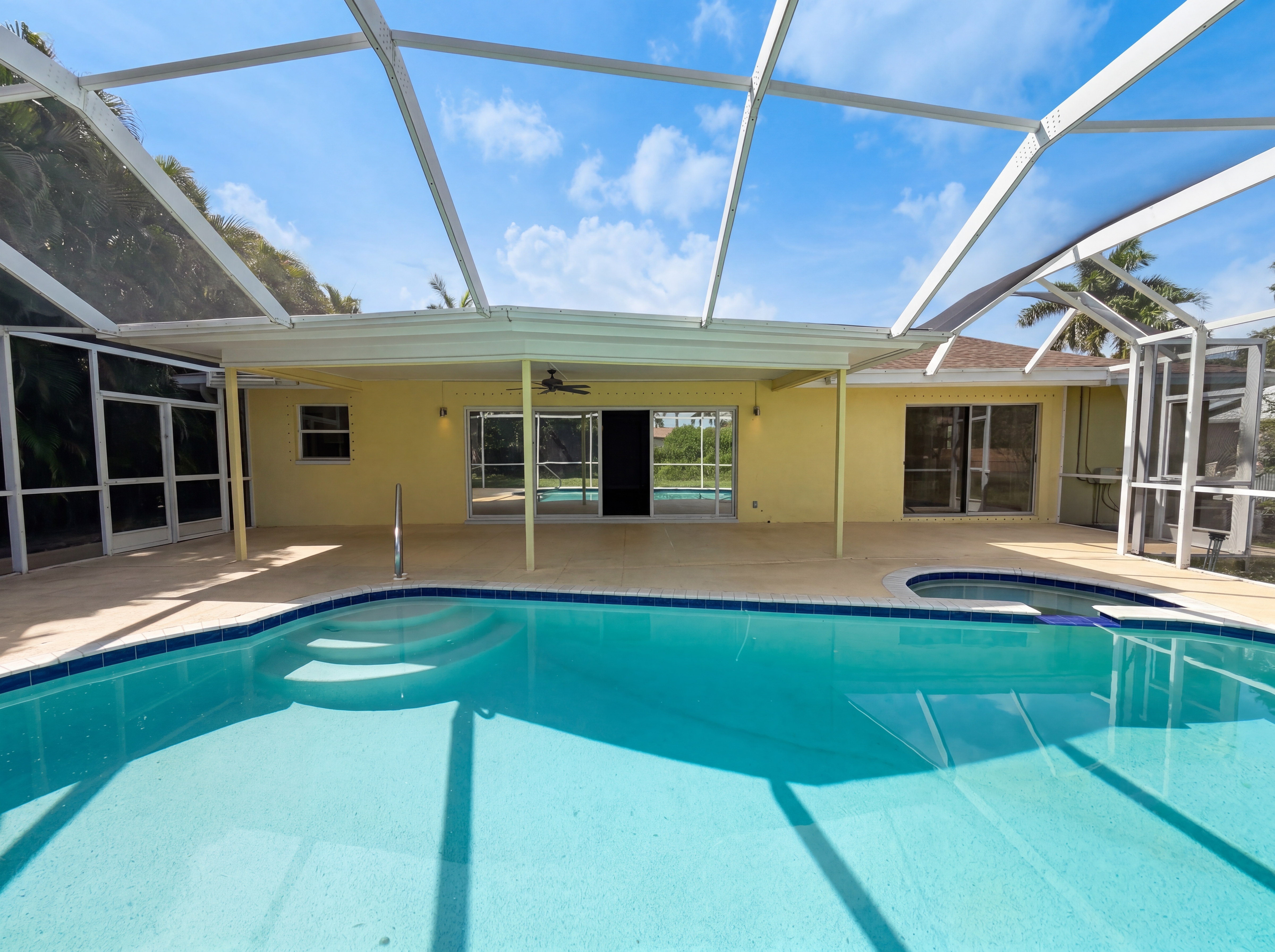 Photo 31 of 33 of 5644 Eichen Cir W, Fort Myers, FL