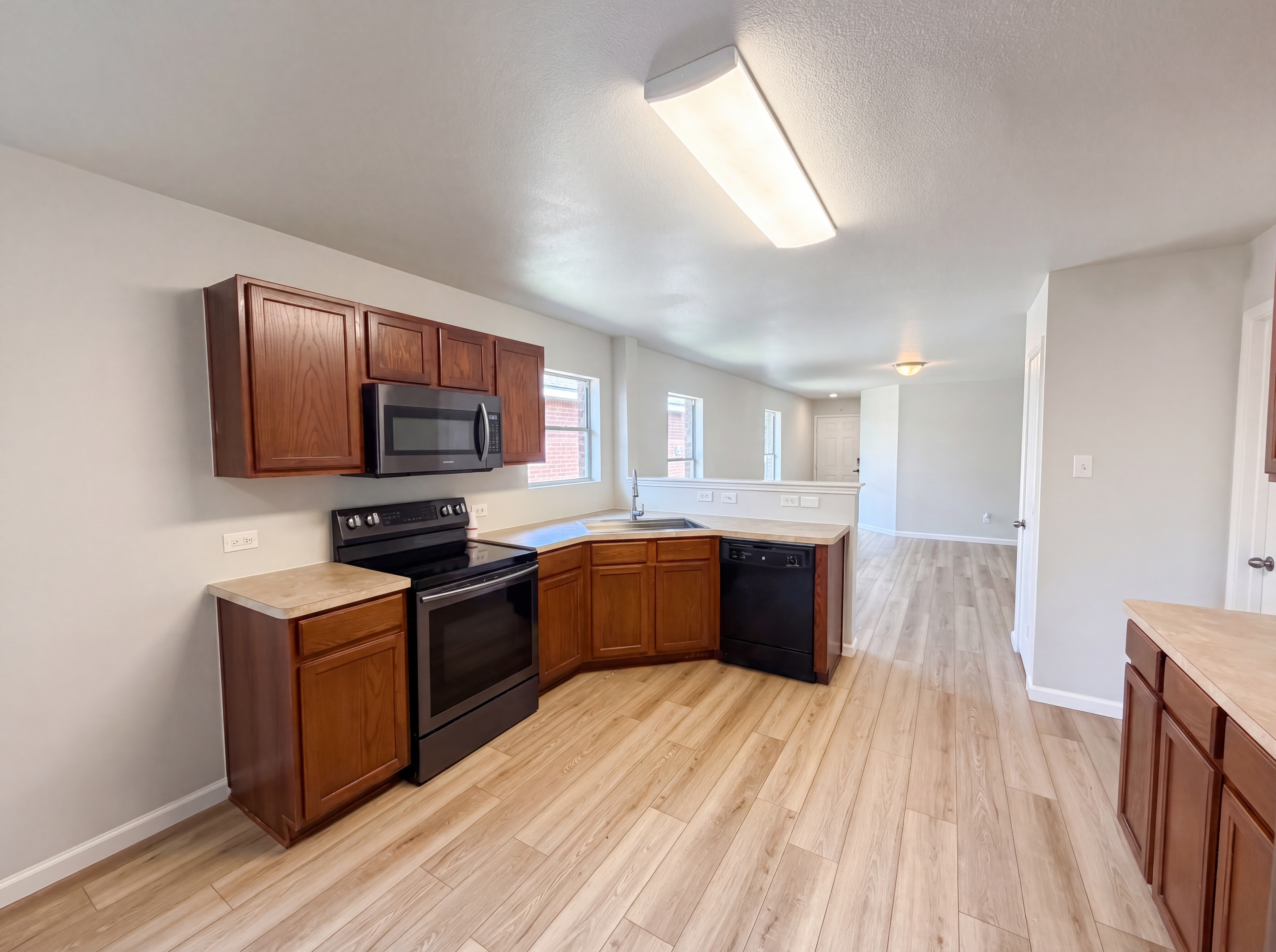 Photo 6 of 25 of 8849 Sun Haven Way, Fort Worth, TX