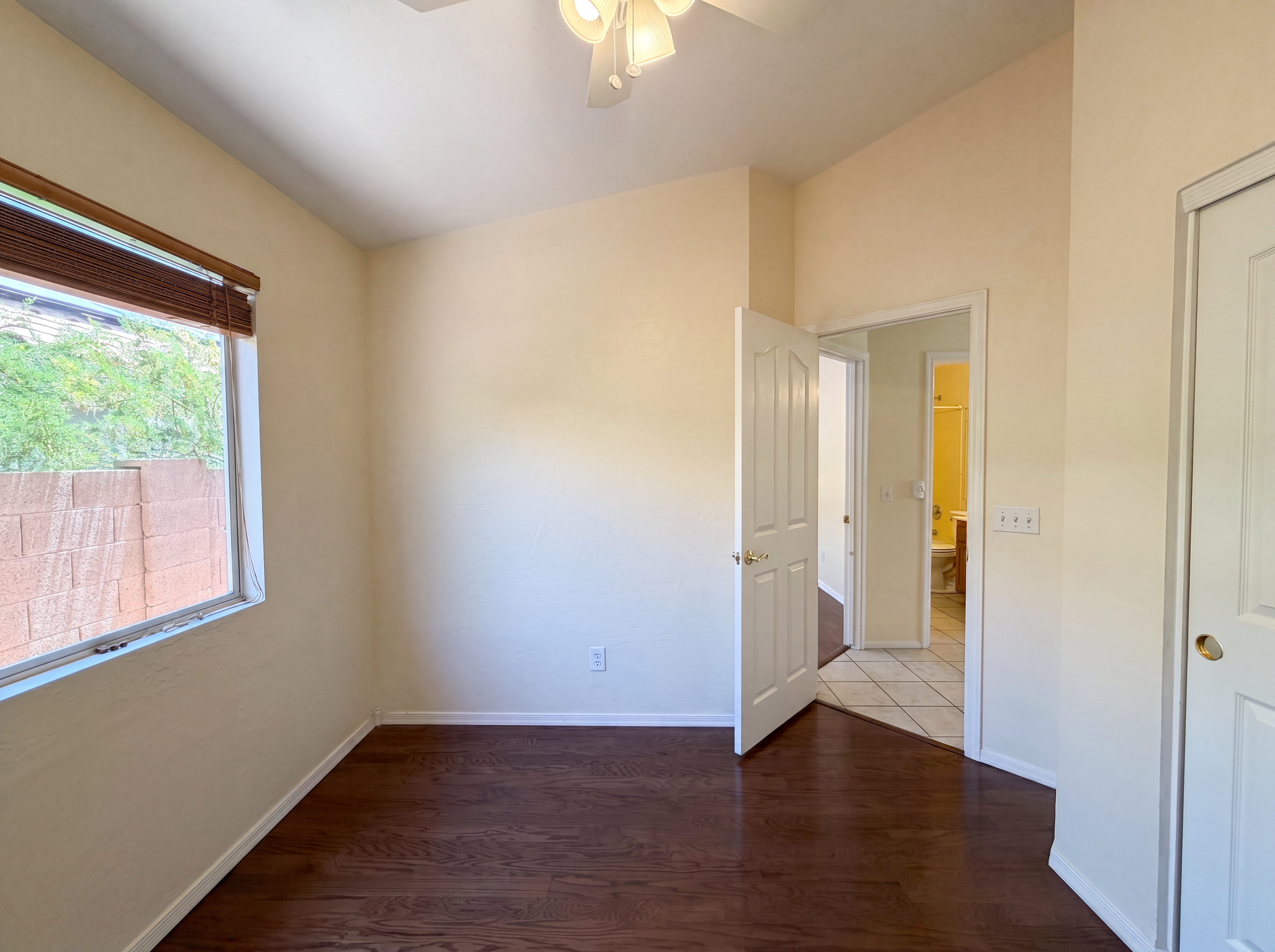 Photo 12 of 19 of 2018 E Windsong Dr, Phoenix, AZ