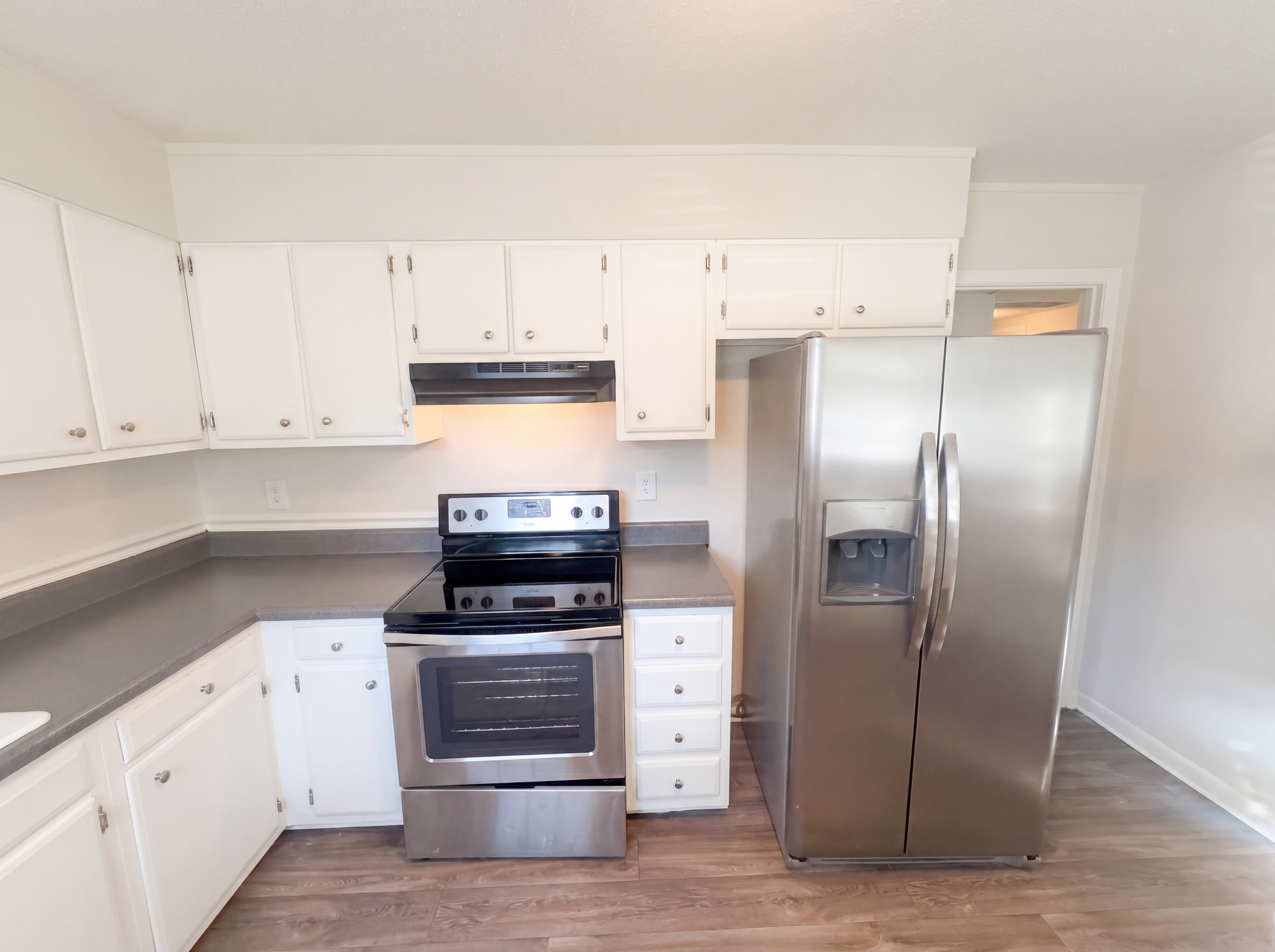 Photo 8 of 21 of 3229 Regents Park Ln, Greensboro, NC