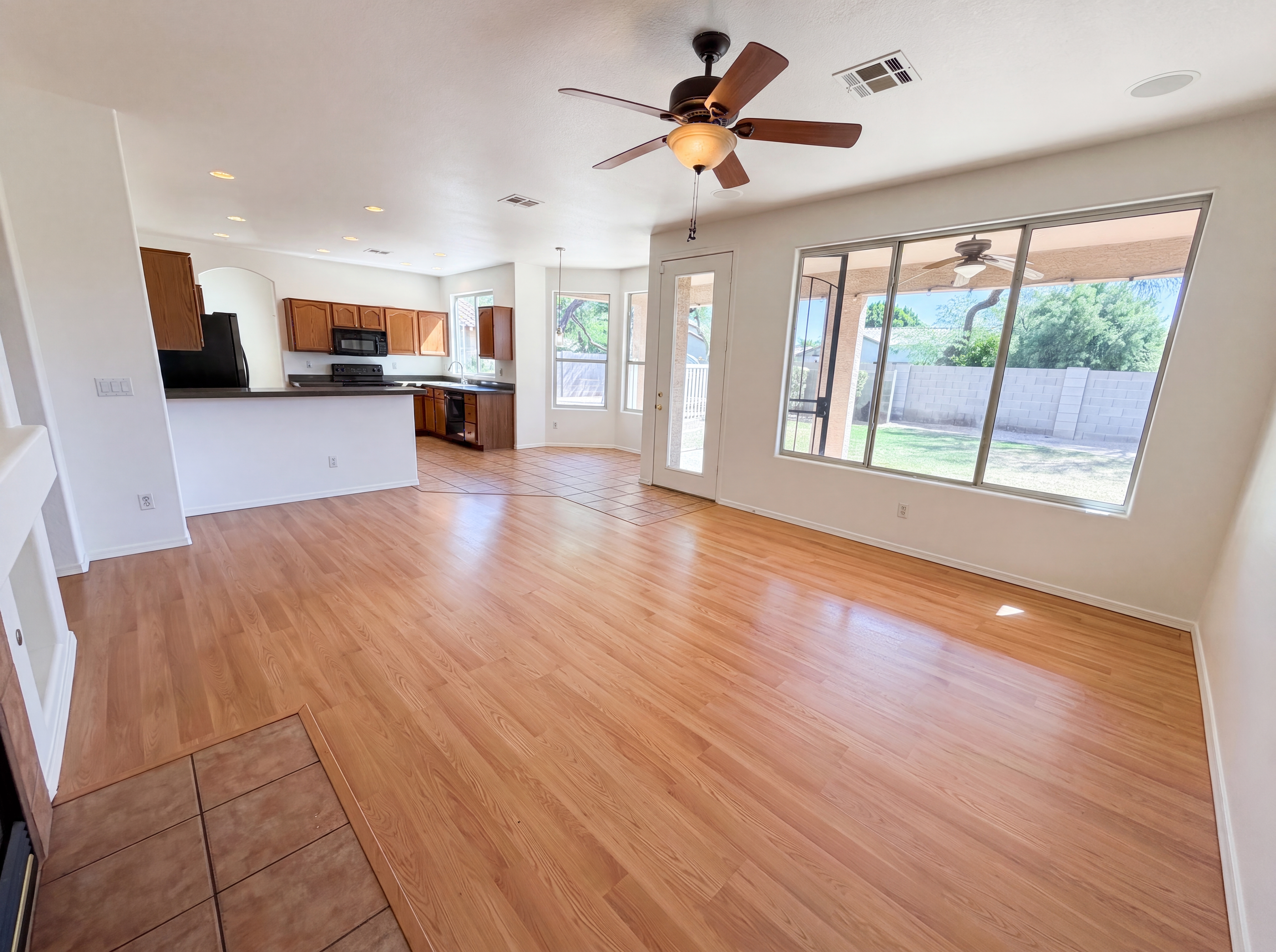Photo 9 of 38 of 2133 S Nielson St, Gilbert, AZ