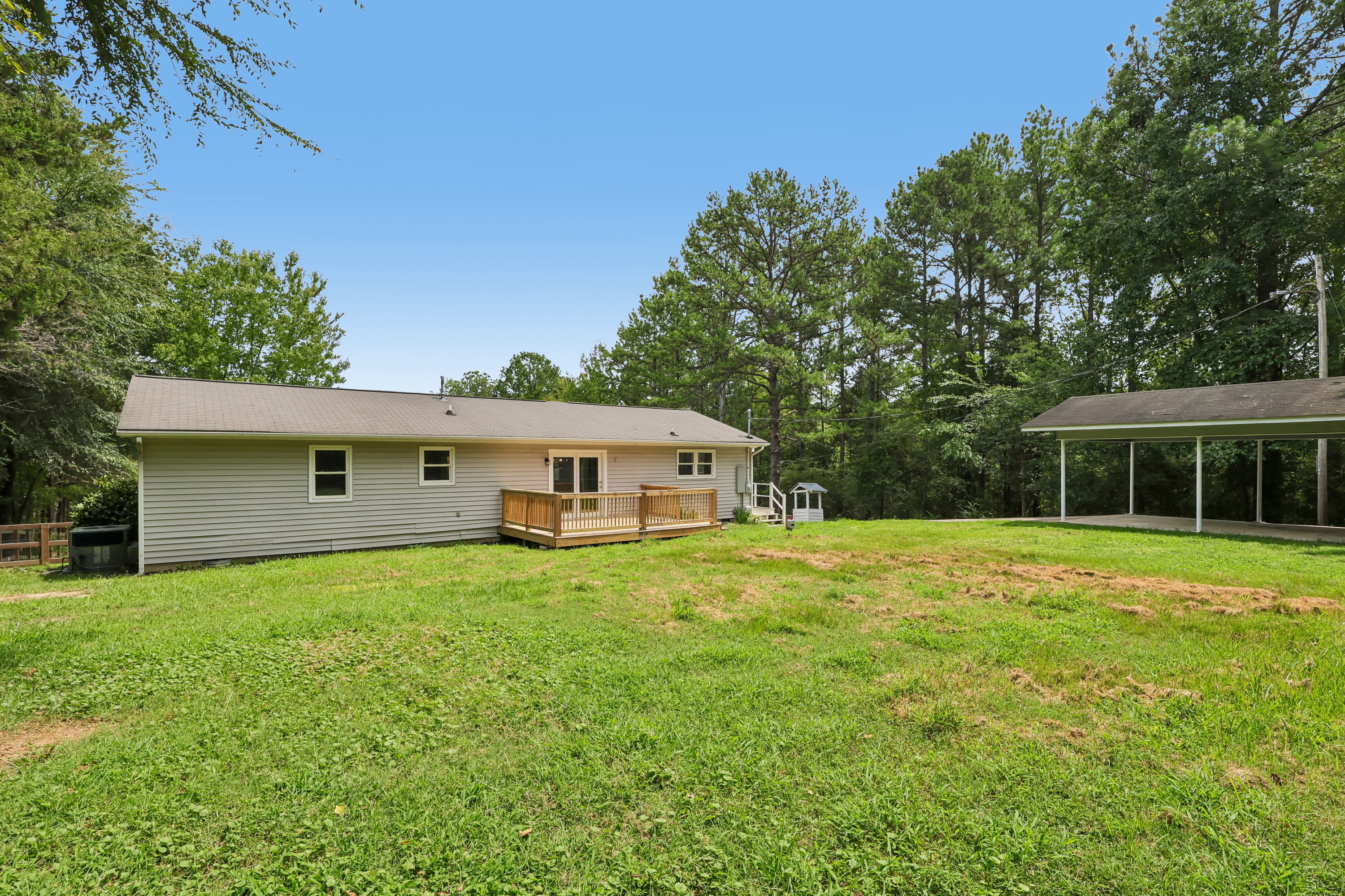 Photo 8 of 31 of 33269 Courtland Dr, Albemarle, NC