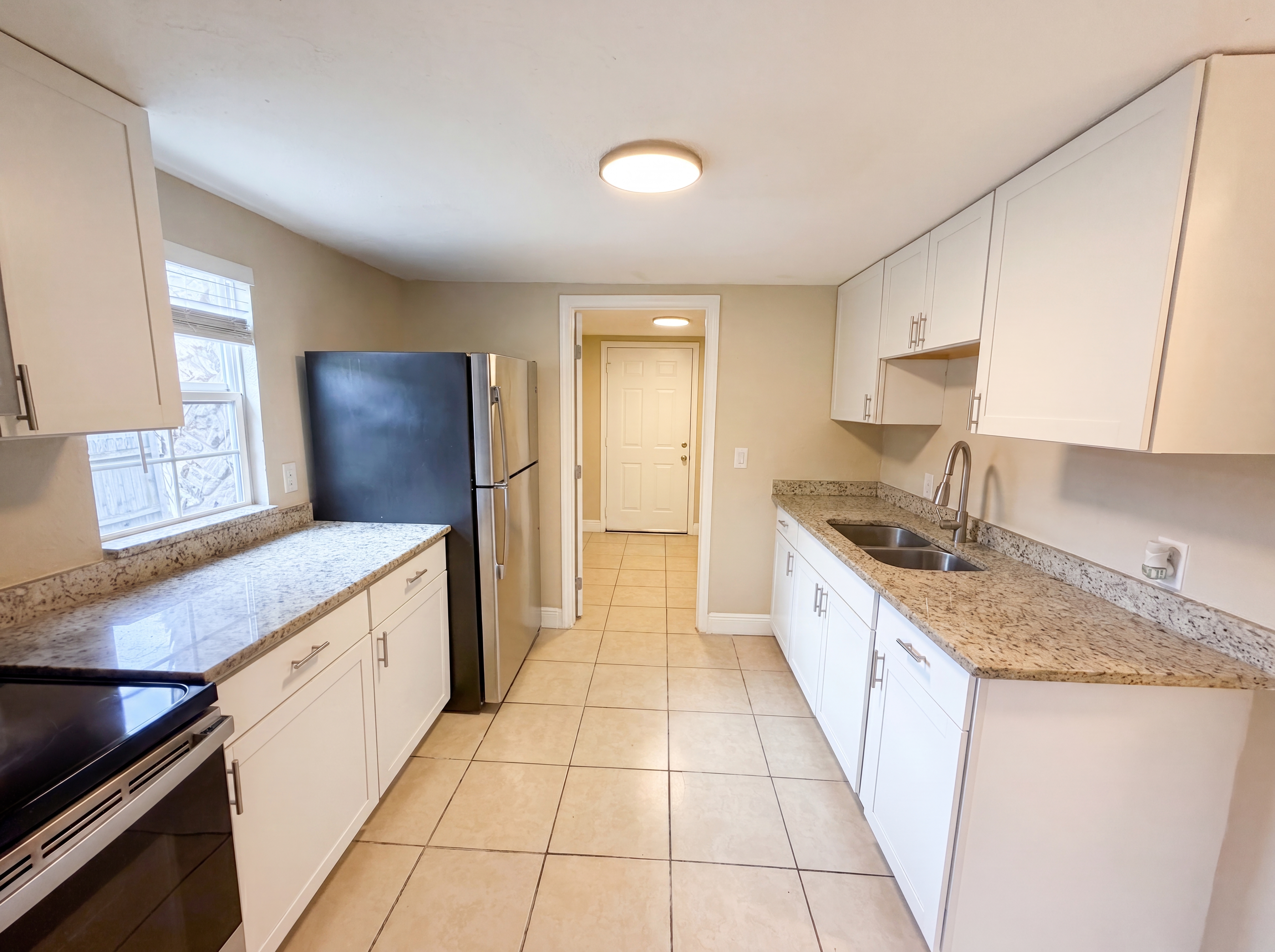 Photo 2 of 23 of 1506 W 16th St, Sanford, FL