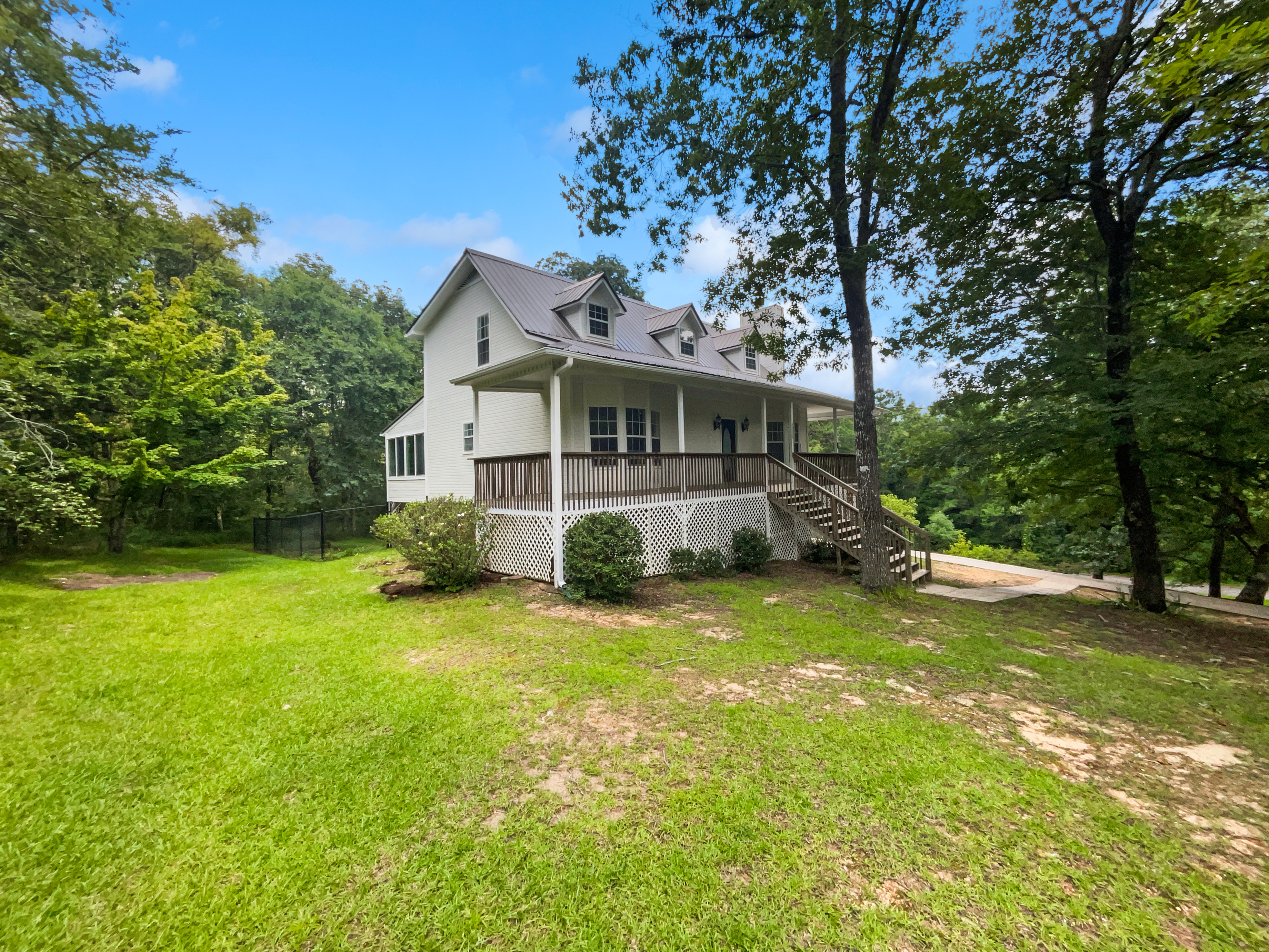 Photo 12 of 22 of 6268 Lakewood Trl, Pinson, AL