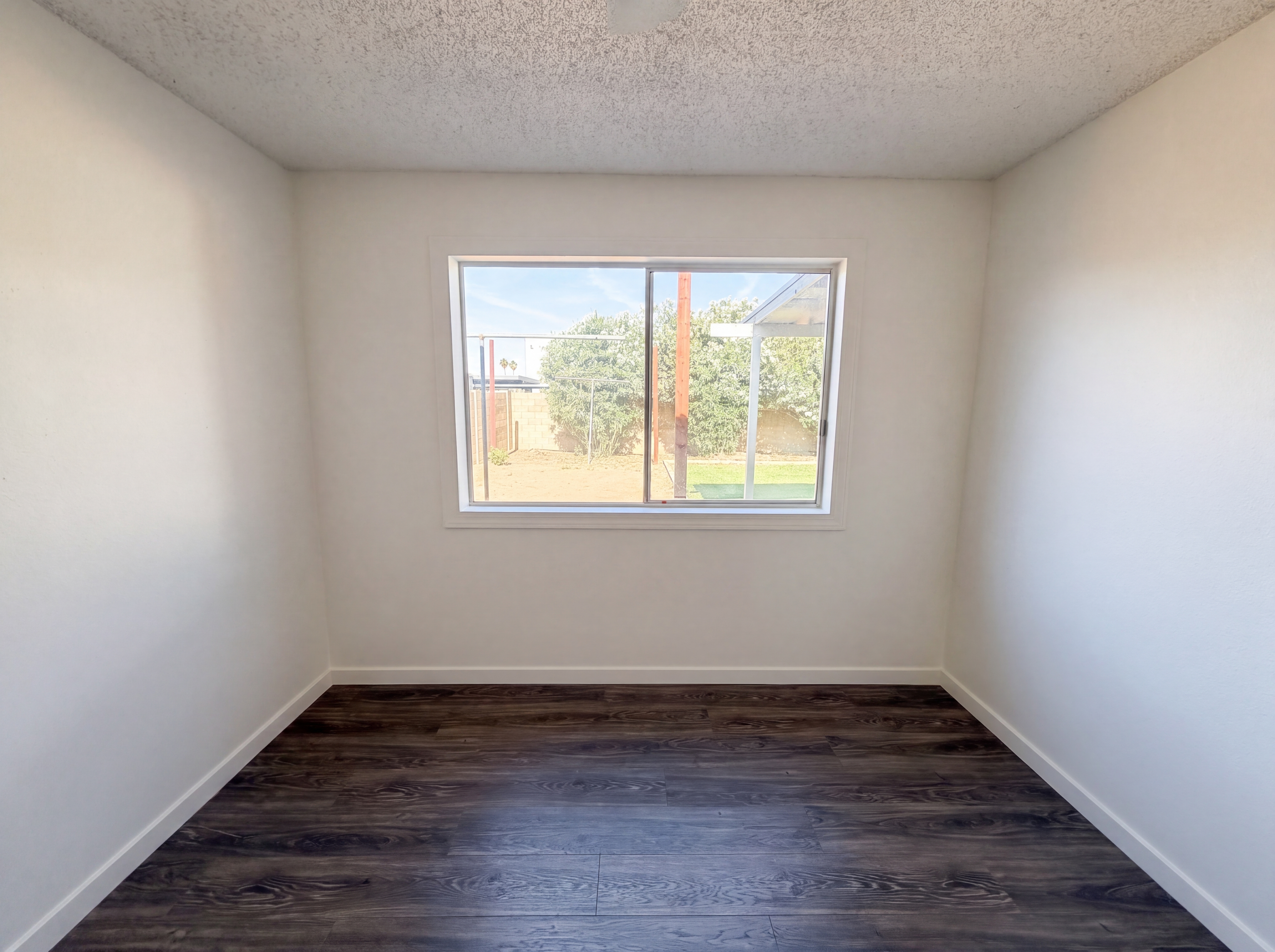 Photo 11 of 21 of 12028 N 41st Dr, Phoenix, AZ