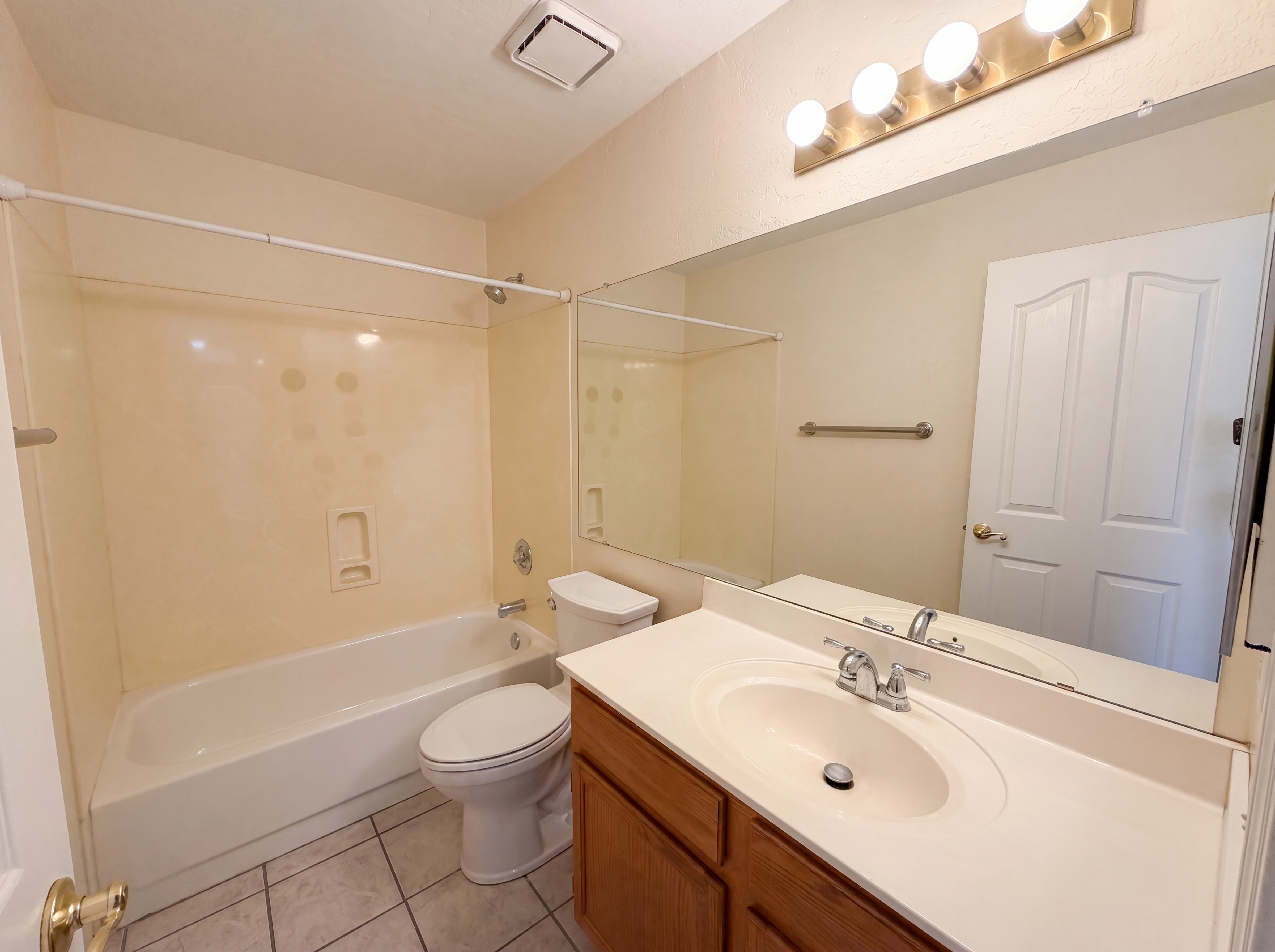 Photo 14 of 19 of 2018 E Windsong Dr, Phoenix, AZ