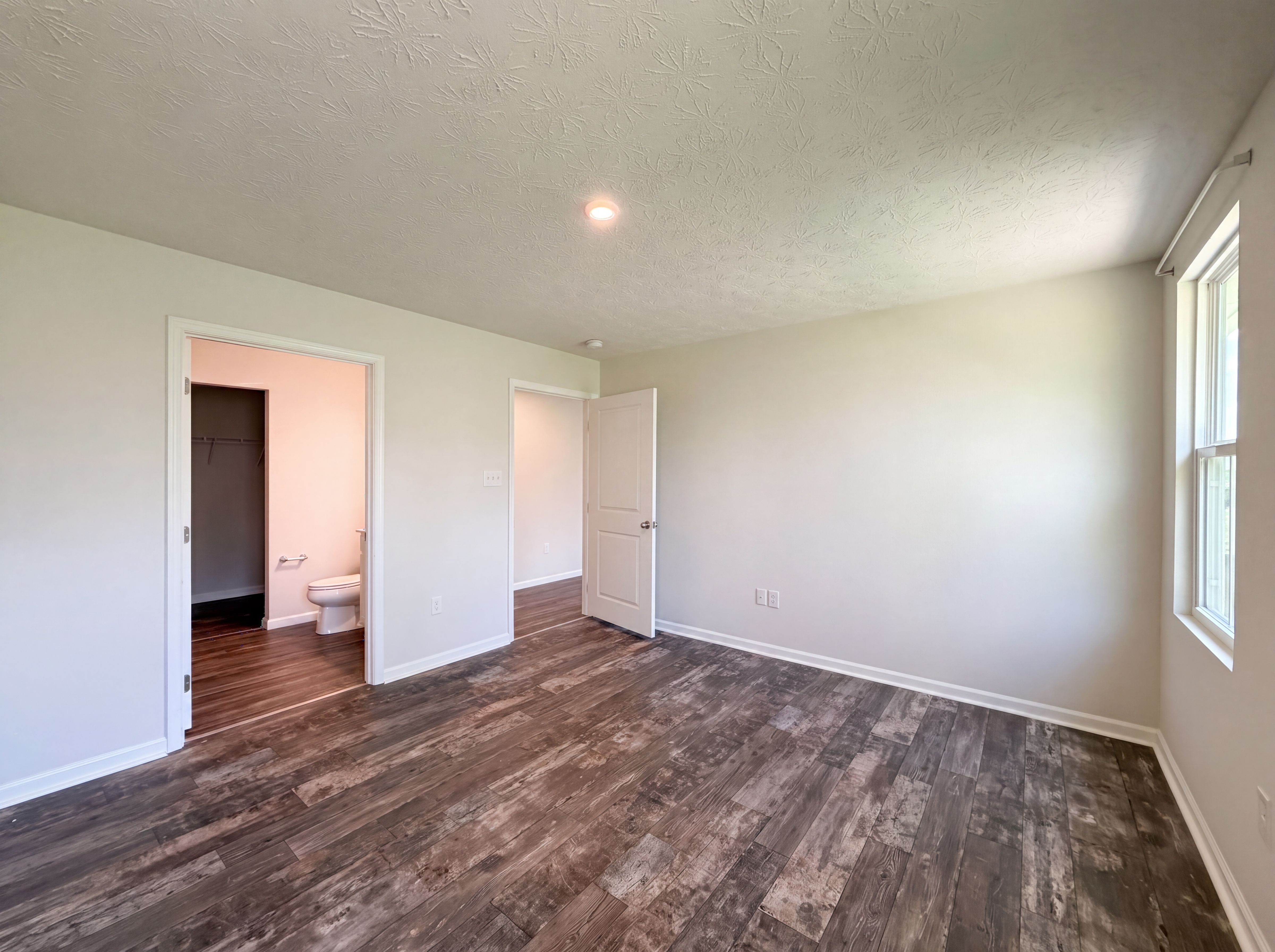 Photo 4 of 21 of 5790 Bentwood Dr, Middletown, OH