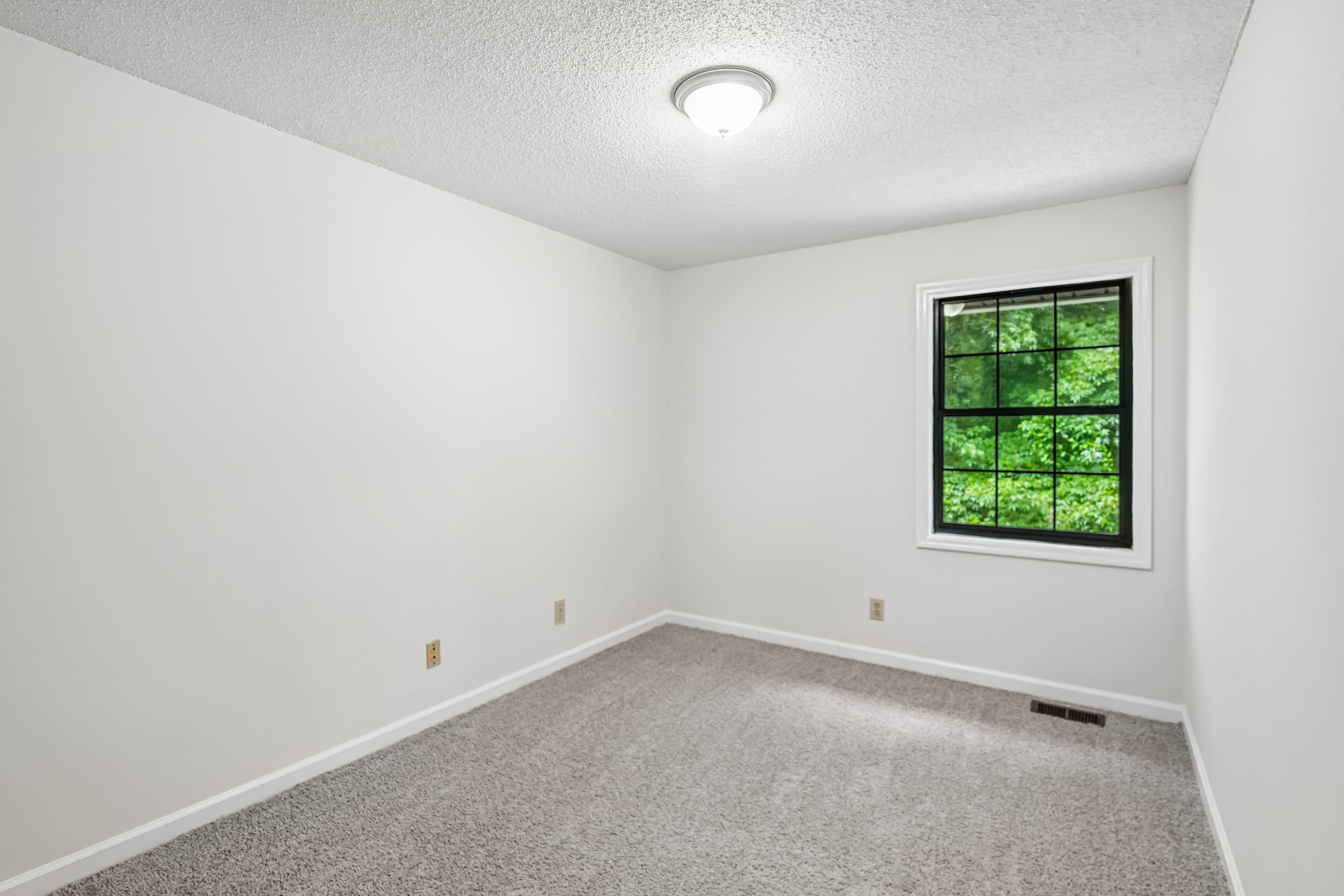 Photo 22 of 46 of 5997 Wintergreen Rd, Norcross, GA