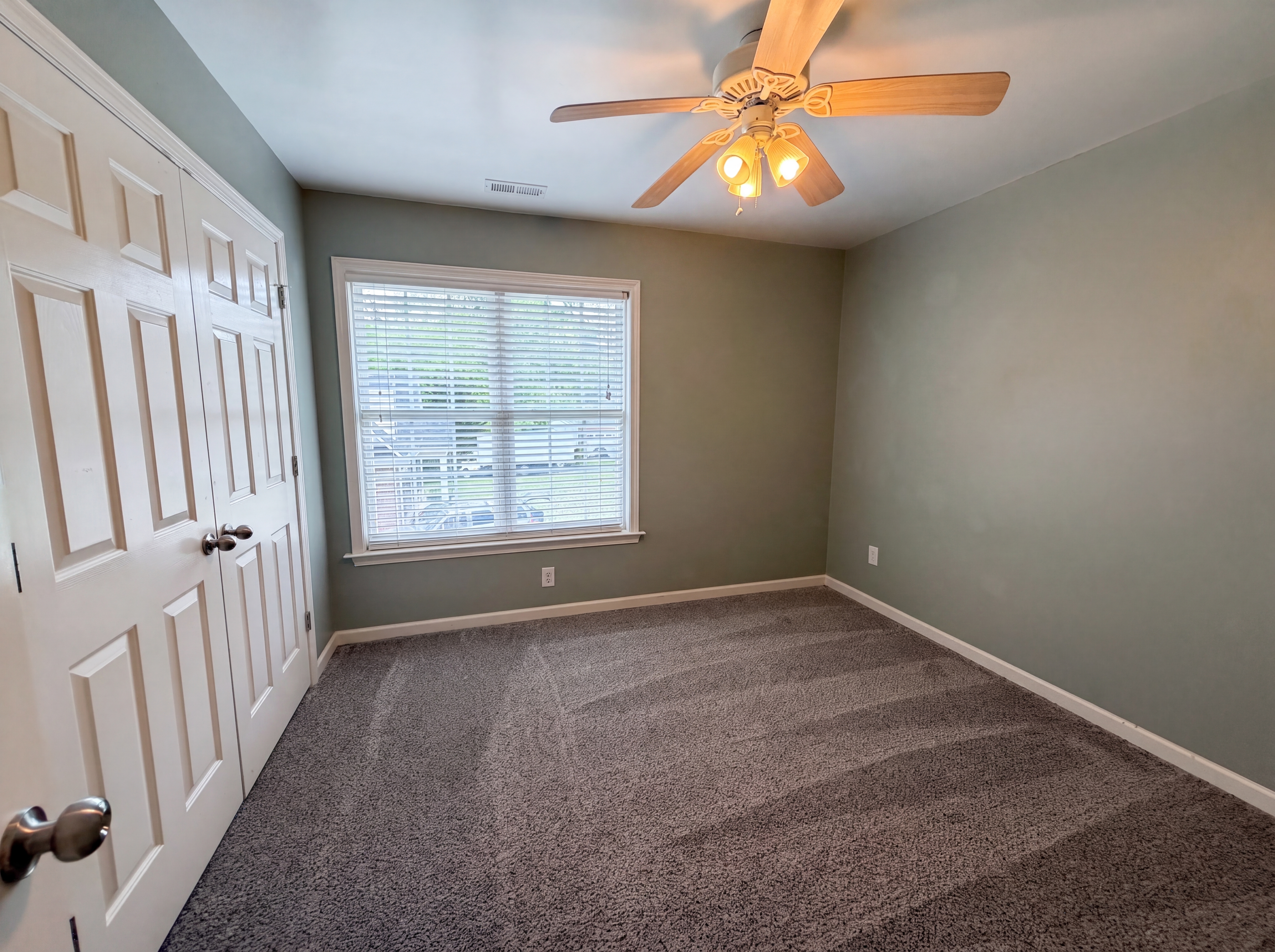 Photo 11 of 21 of 319 Beacon Hills Dr, Gastonia, NC