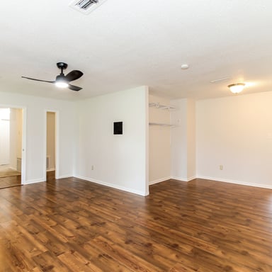 Property photo 3 of 525 Lurene Cir