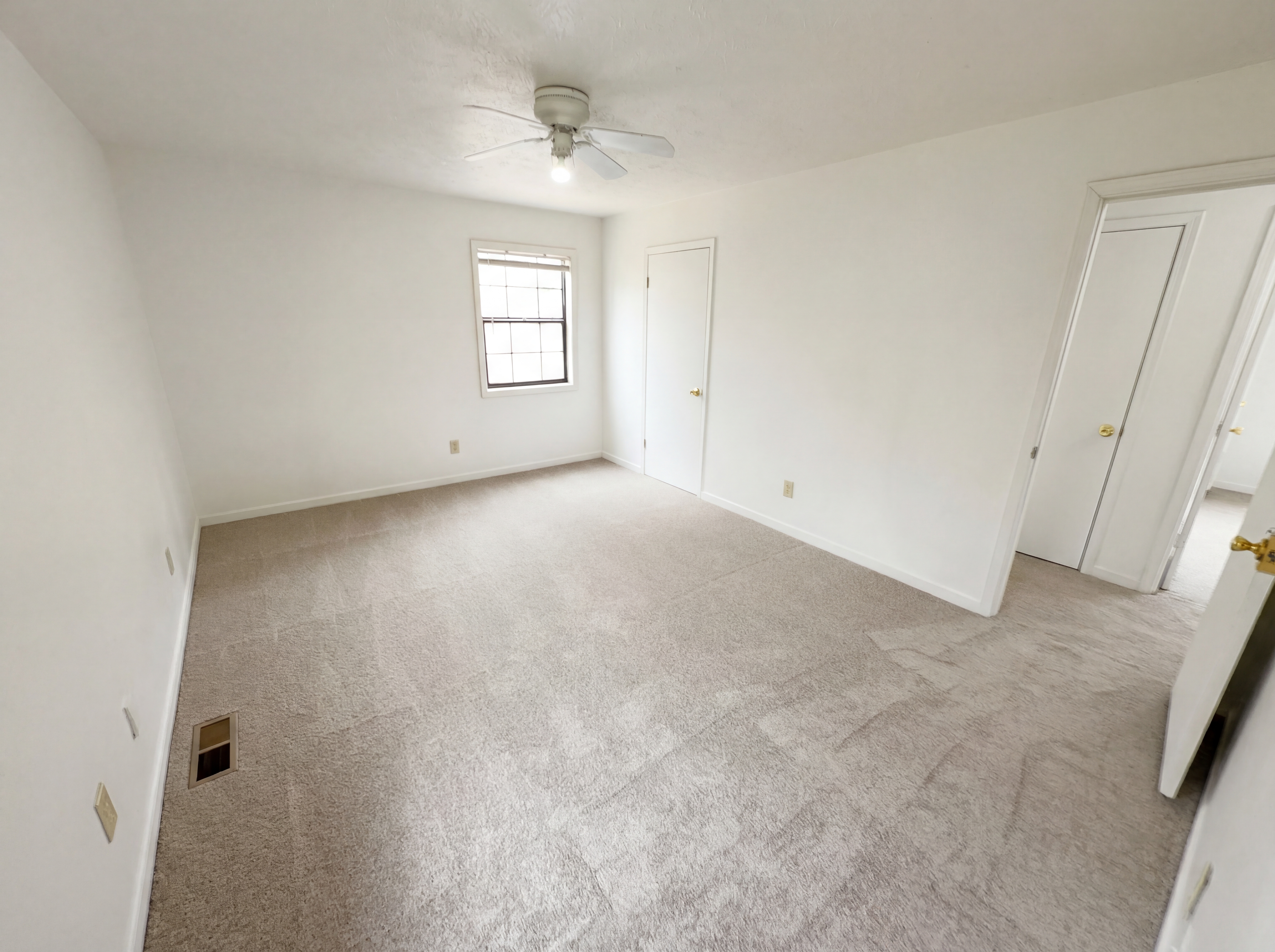 Photo 15 of 22 of 4400 Red Cedar Ct, Stone Mountain, GA
