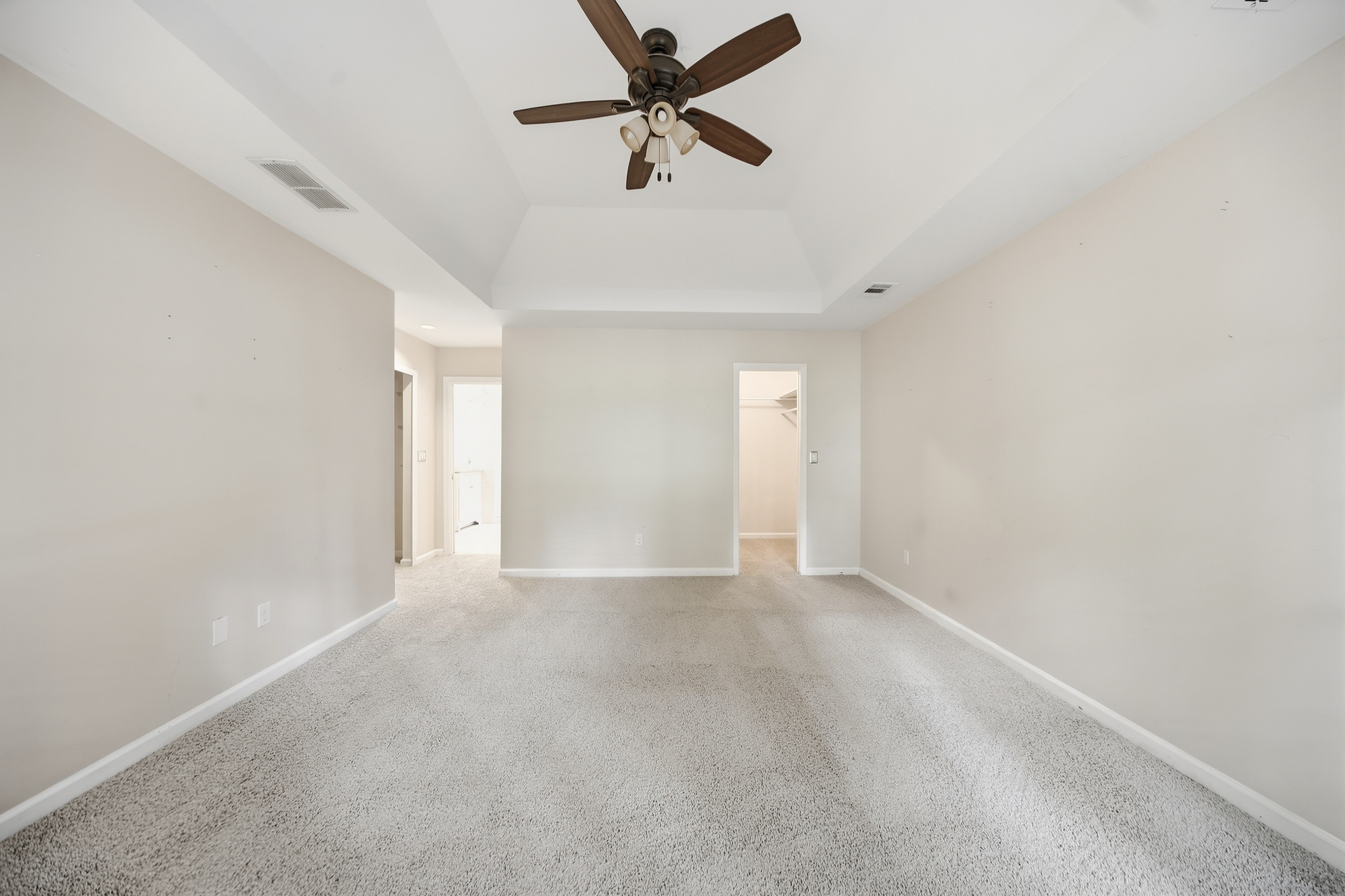 Photo 4 of 40 of 4003 Oakview Ct, Alpharetta, GA