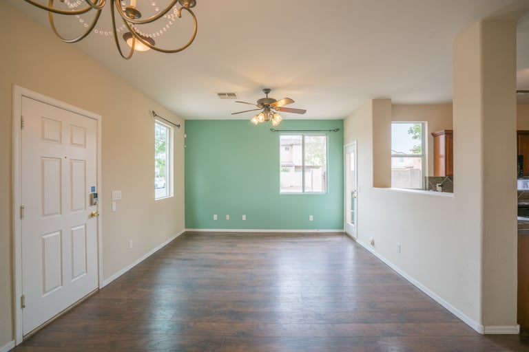 Photo 9 of 36 - 3803 S 52nd Ln, Phoenix, AZ 85043