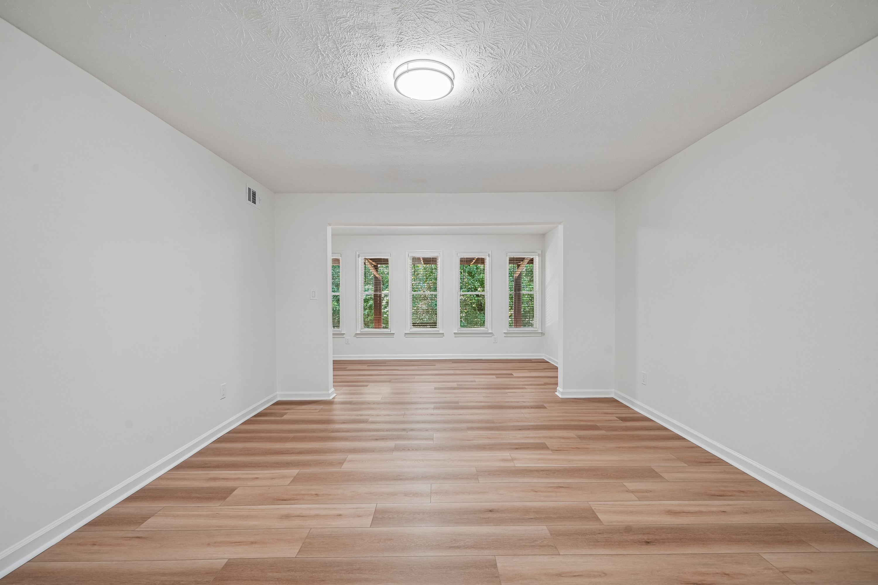 Photo 9 of 20 of 4212 Stillwater Dr, Duluth, GA