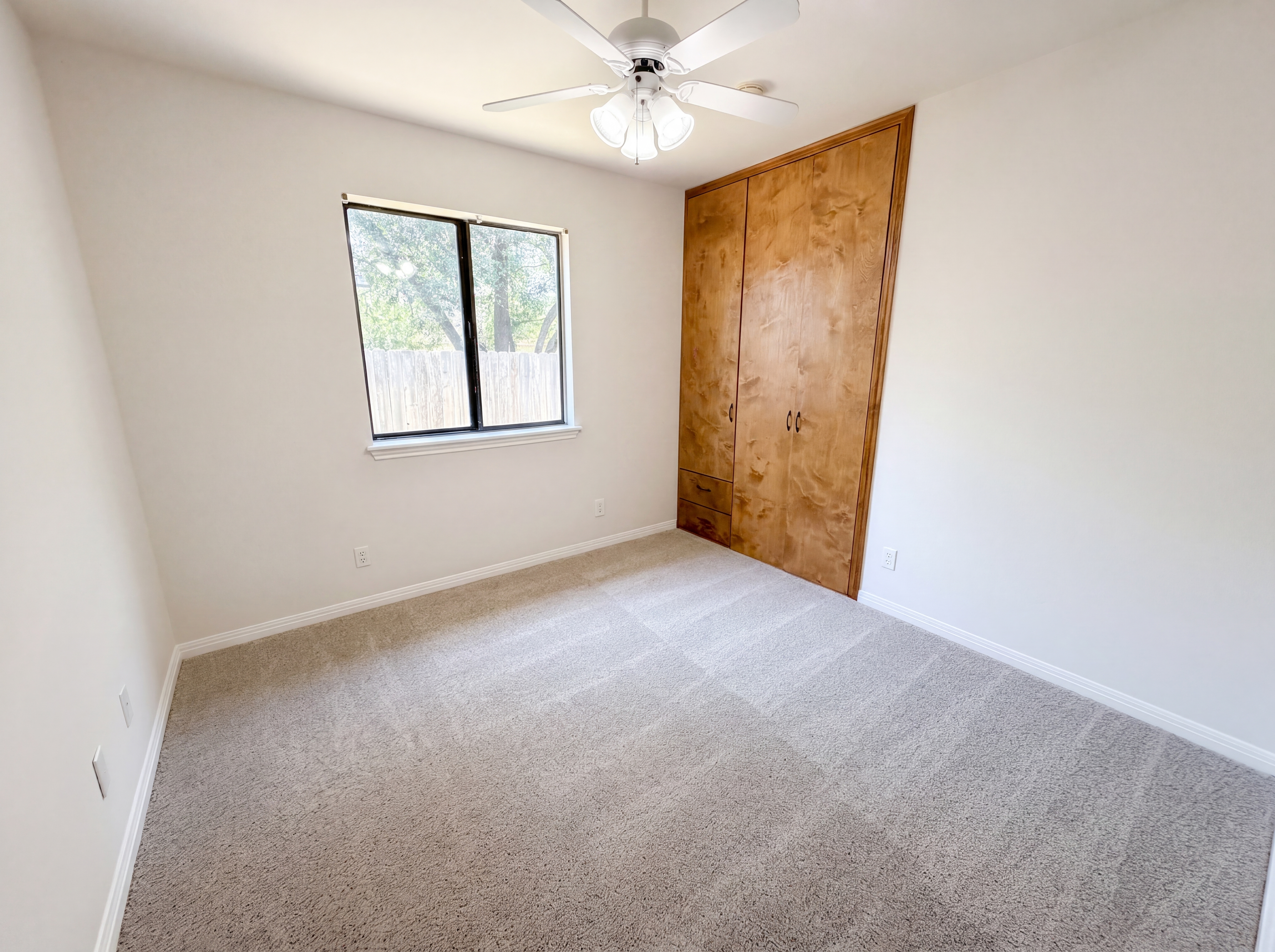 Photo 9 of 17 of 1111 N Riviera Cir, Cedar Park, TX