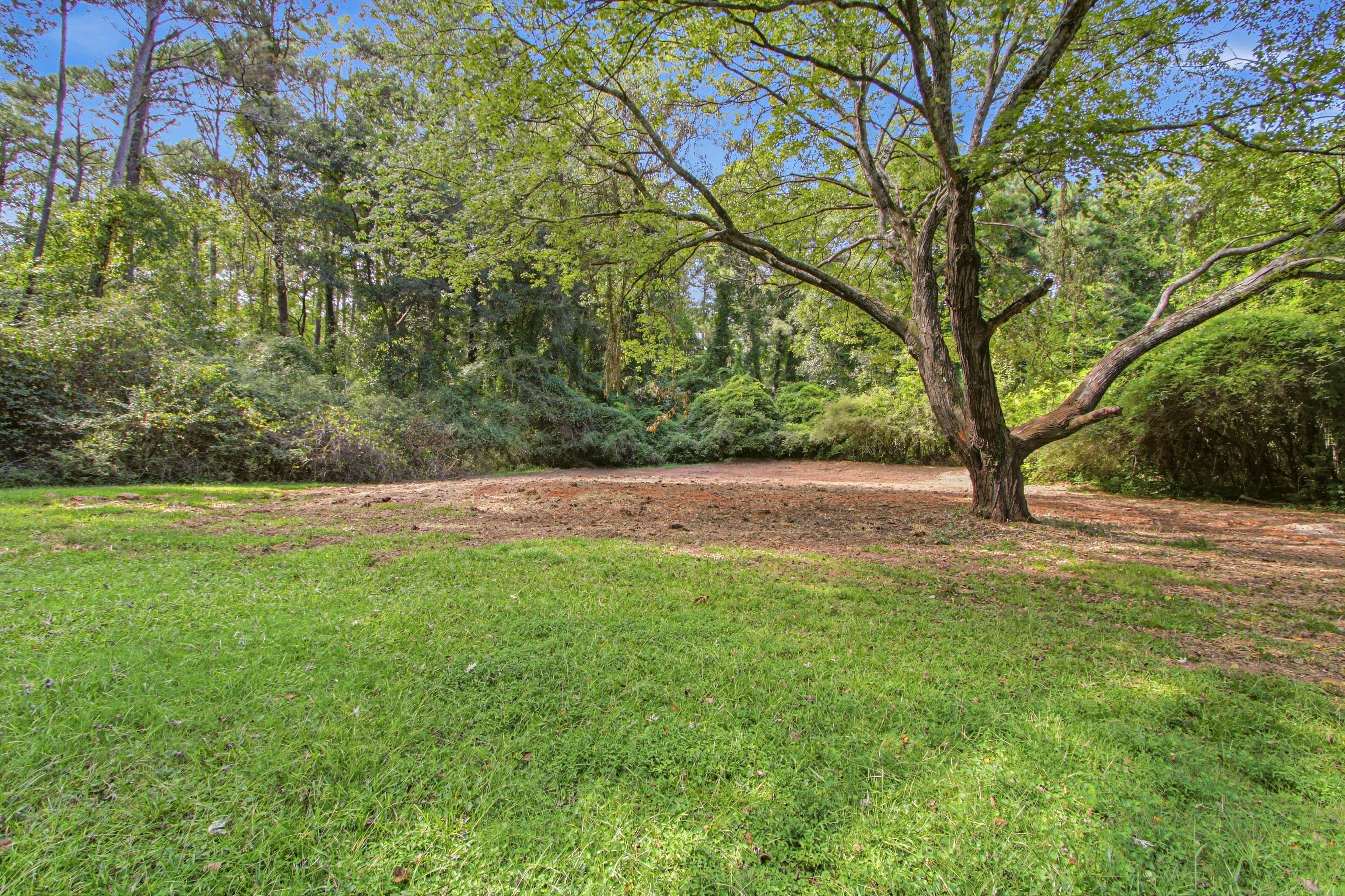 Photo 38 of 45 of 2215 Angela Dr SW, Lilburn, GA