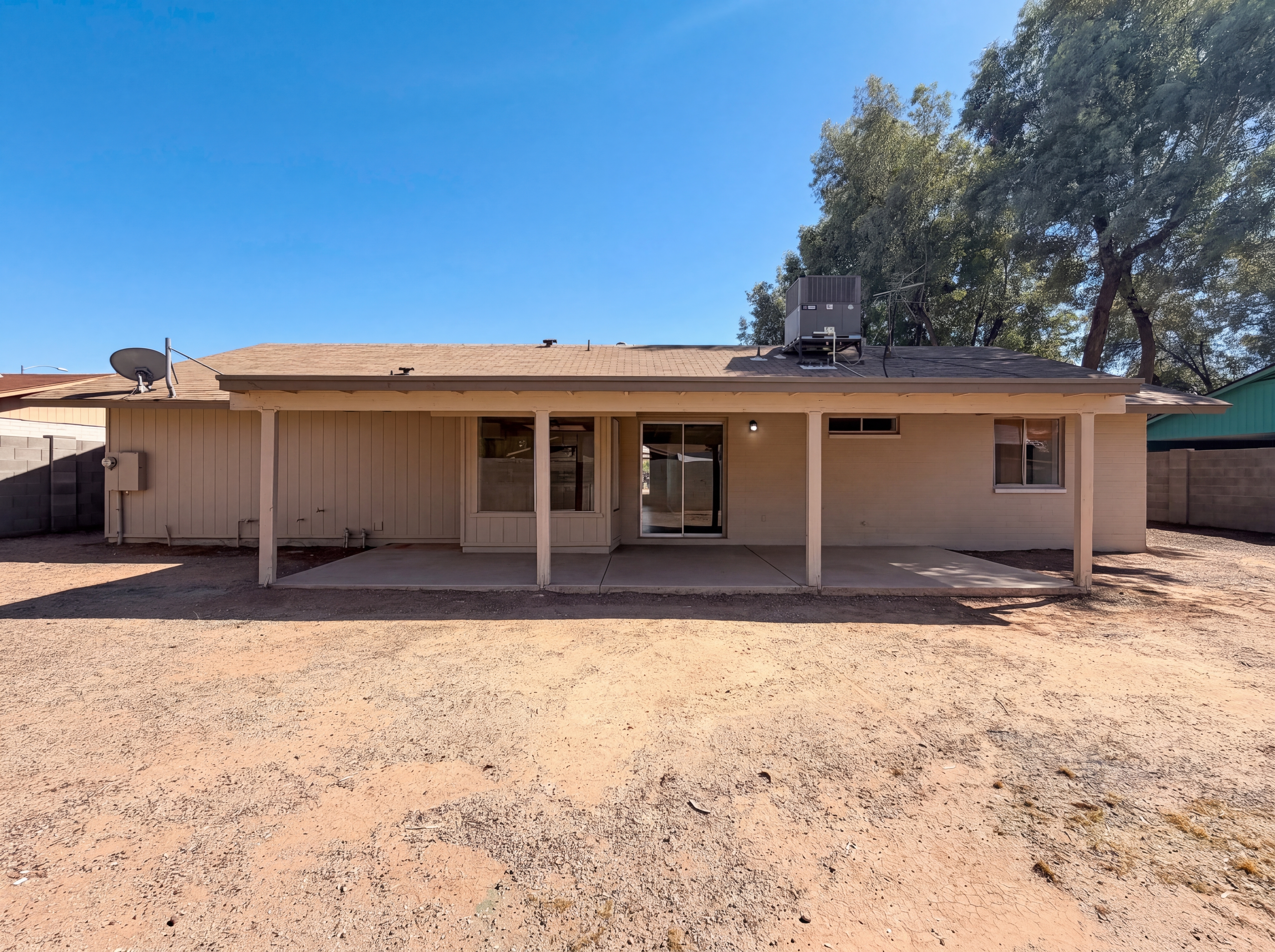 Photo 5 of 24 of 514 E Vekol Rd, Casa Grande, AZ