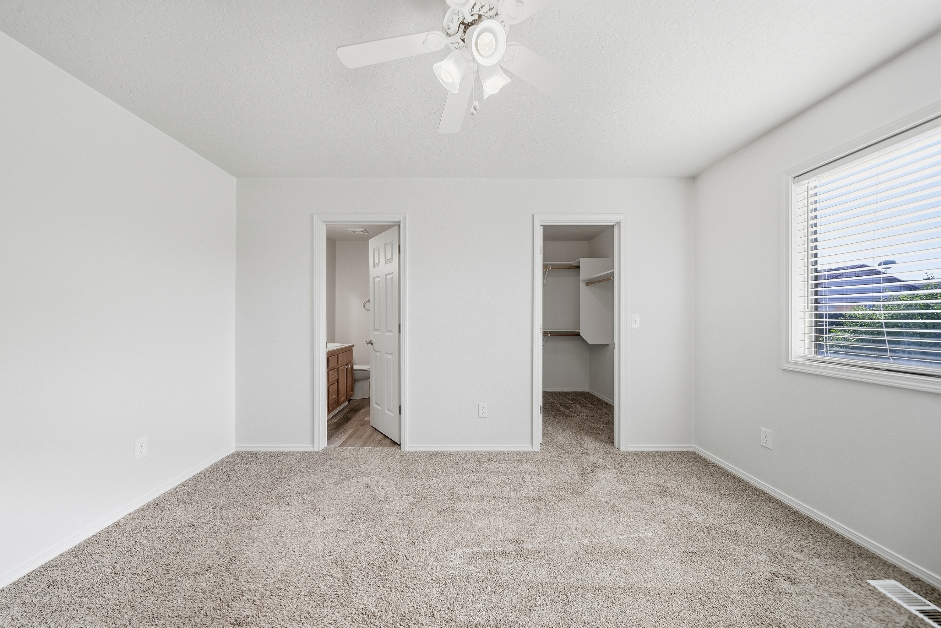 Photo 11 of 26 of 2419 E Maryland Ave, Nampa, ID