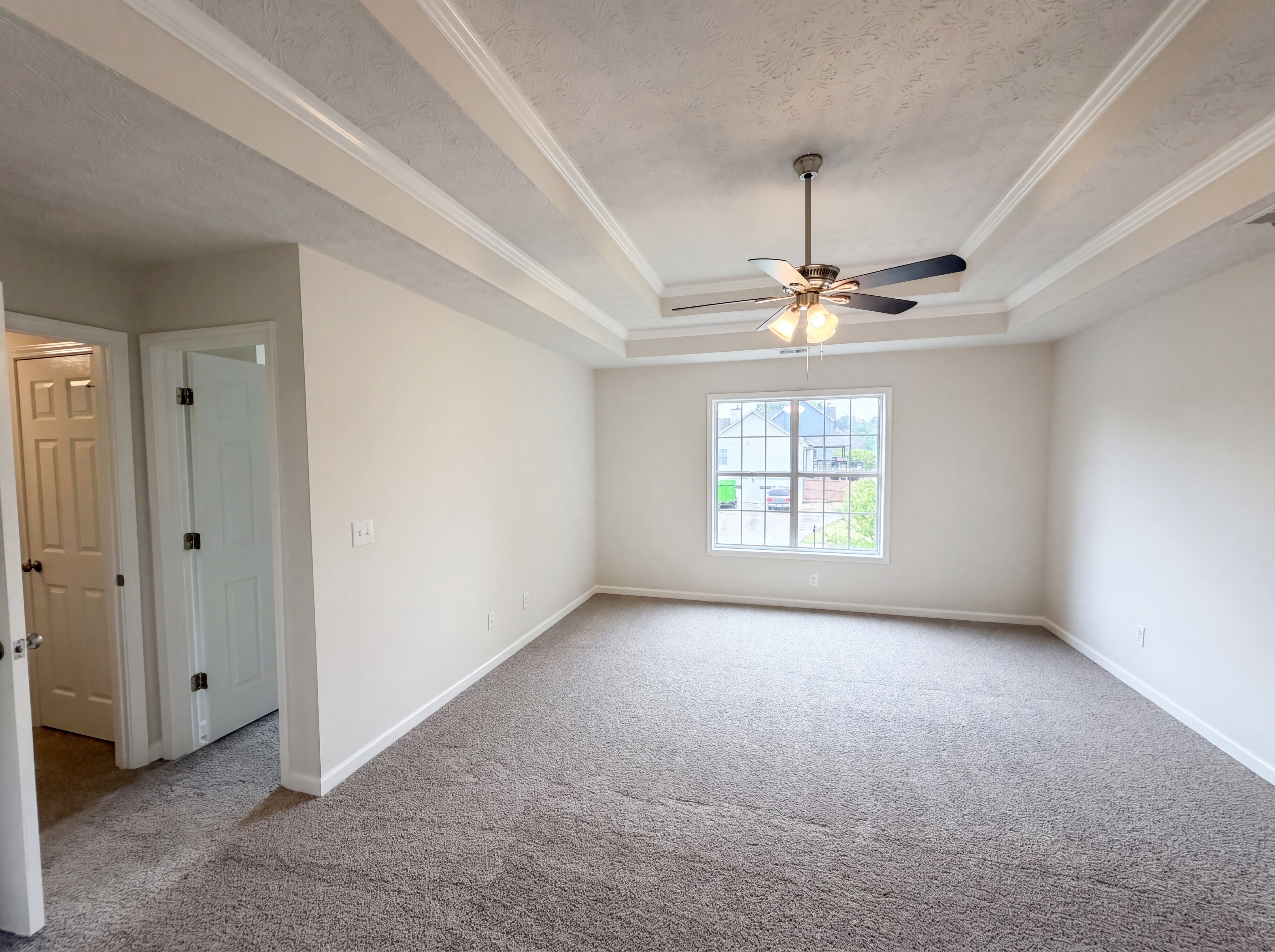Photo 4 of 21 of 1555 Rose Pointe Dr, Loganville, GA