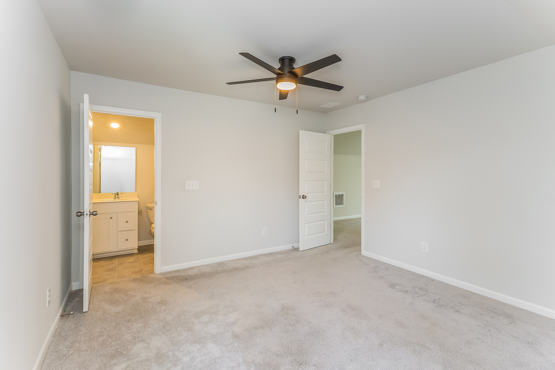 Photo 14 of 23 of 216 Red Bluff St, Summerville, SC