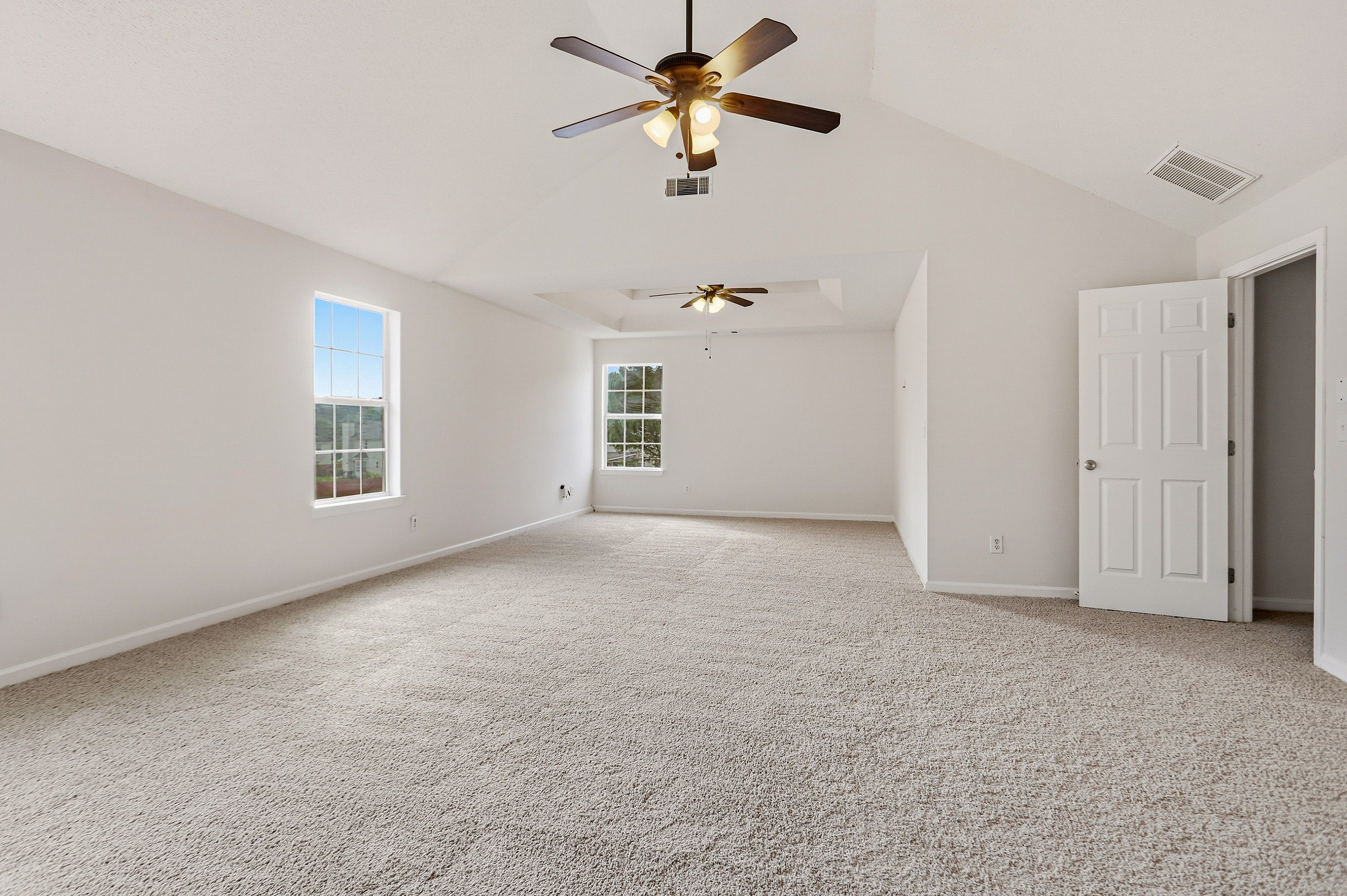 Photo 4 of 42 of 235 Hillside Oak Ln, Covington, GA