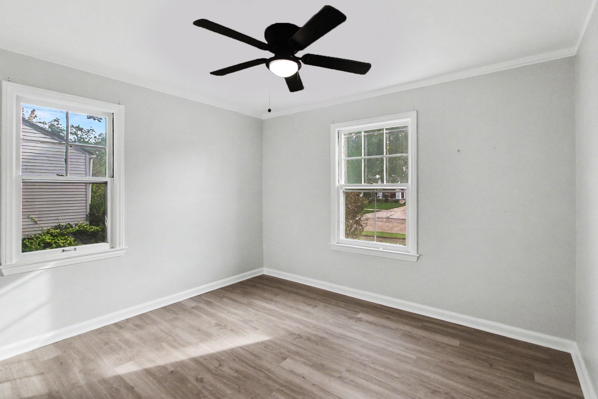Photo 4 of 15 of 4069 Griffith Ave, Berkley, MI