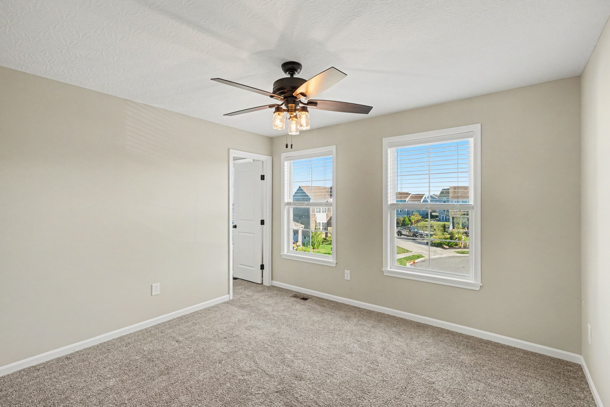 Photo 11 of 17 of 2115 Gray Ct, Hebron, KY