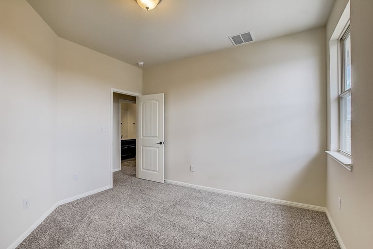 Photo 35 of 37 - 20409 Great Egret Ln, Pflugerville, TX 78660