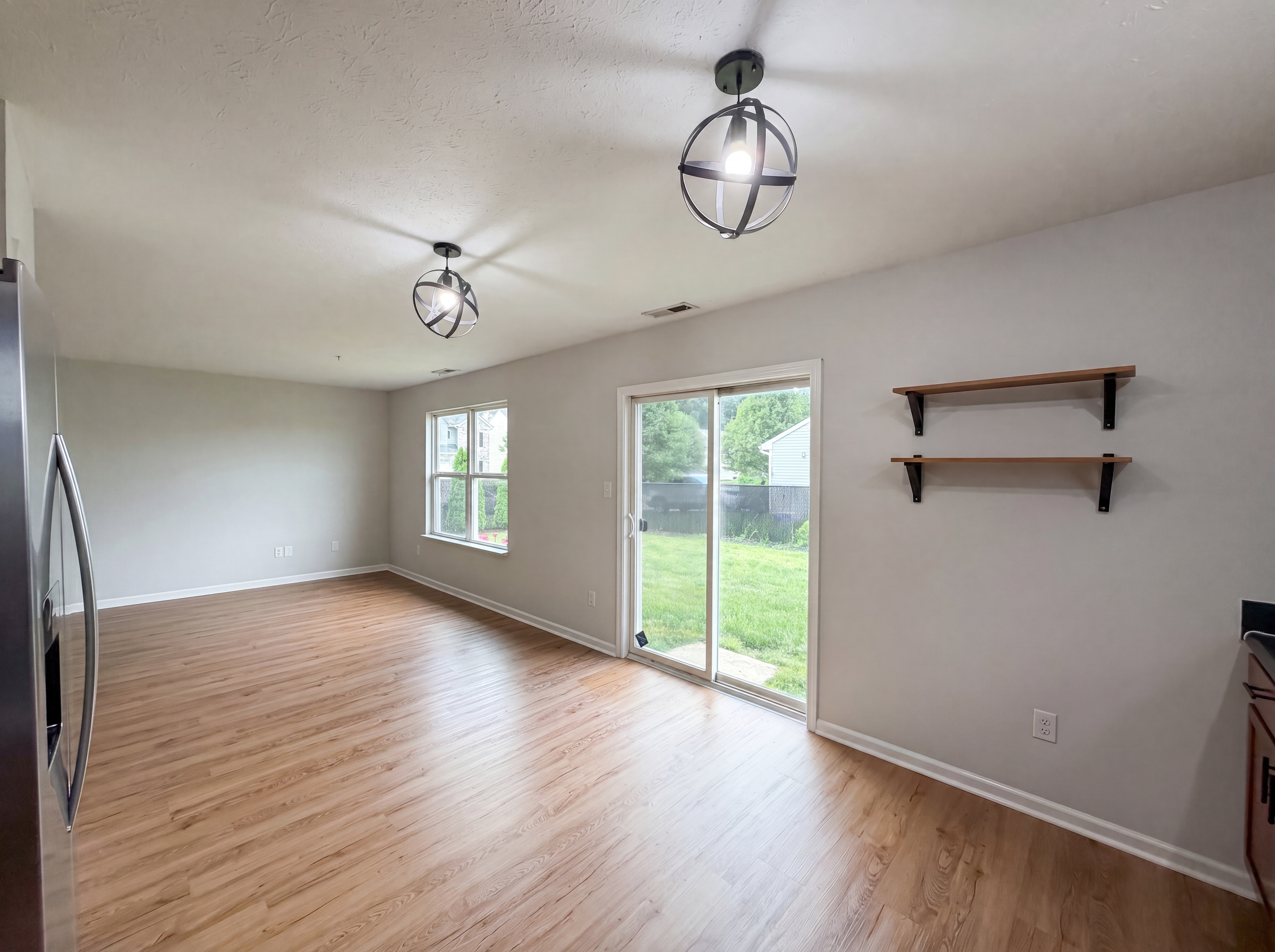 Photo 7 of 17 of 8369 Sotheby Dr, Indianapolis, IN