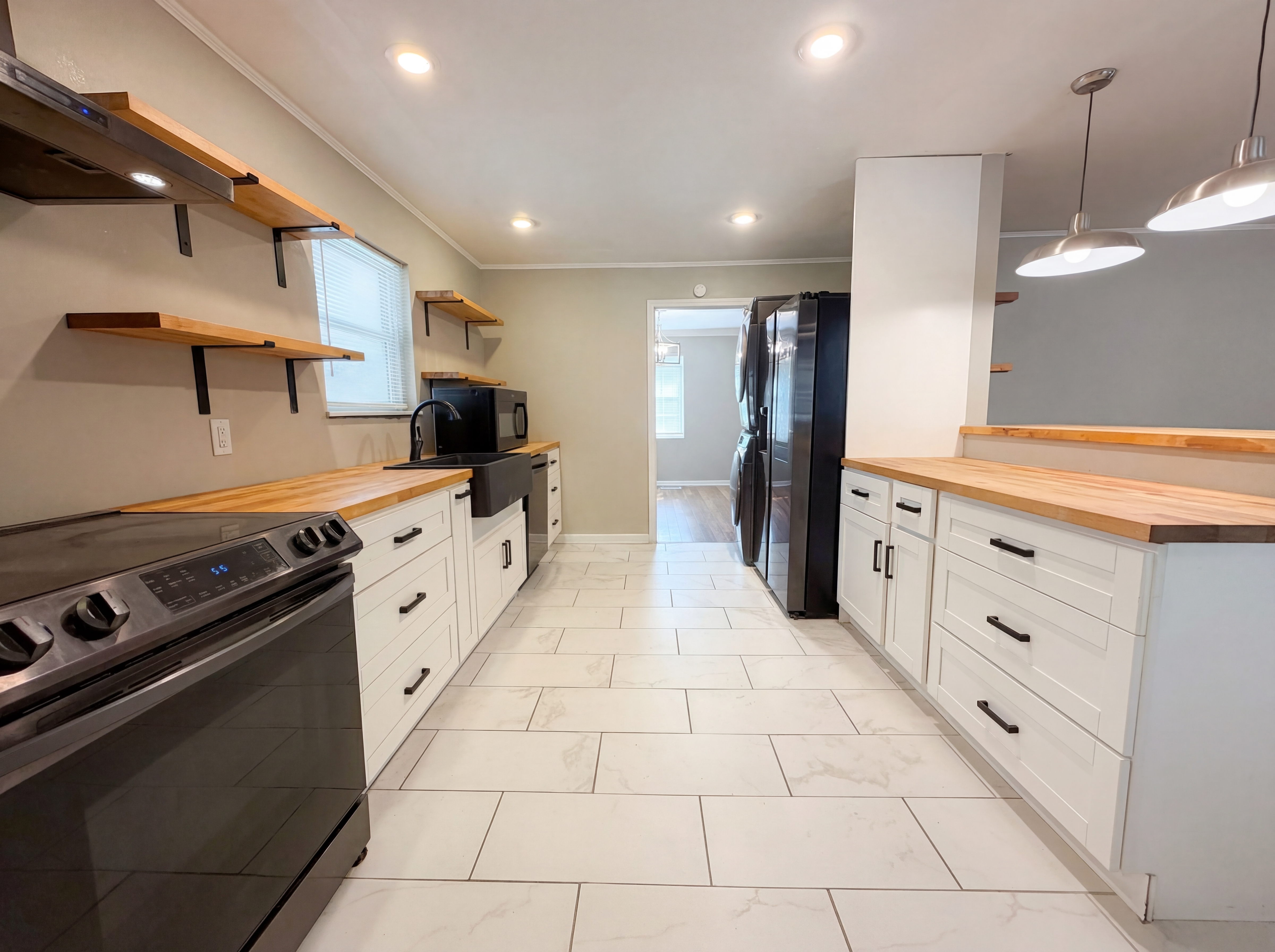 Photo 2 of 22 of 1848 Westridge Dr, Birmingham, AL