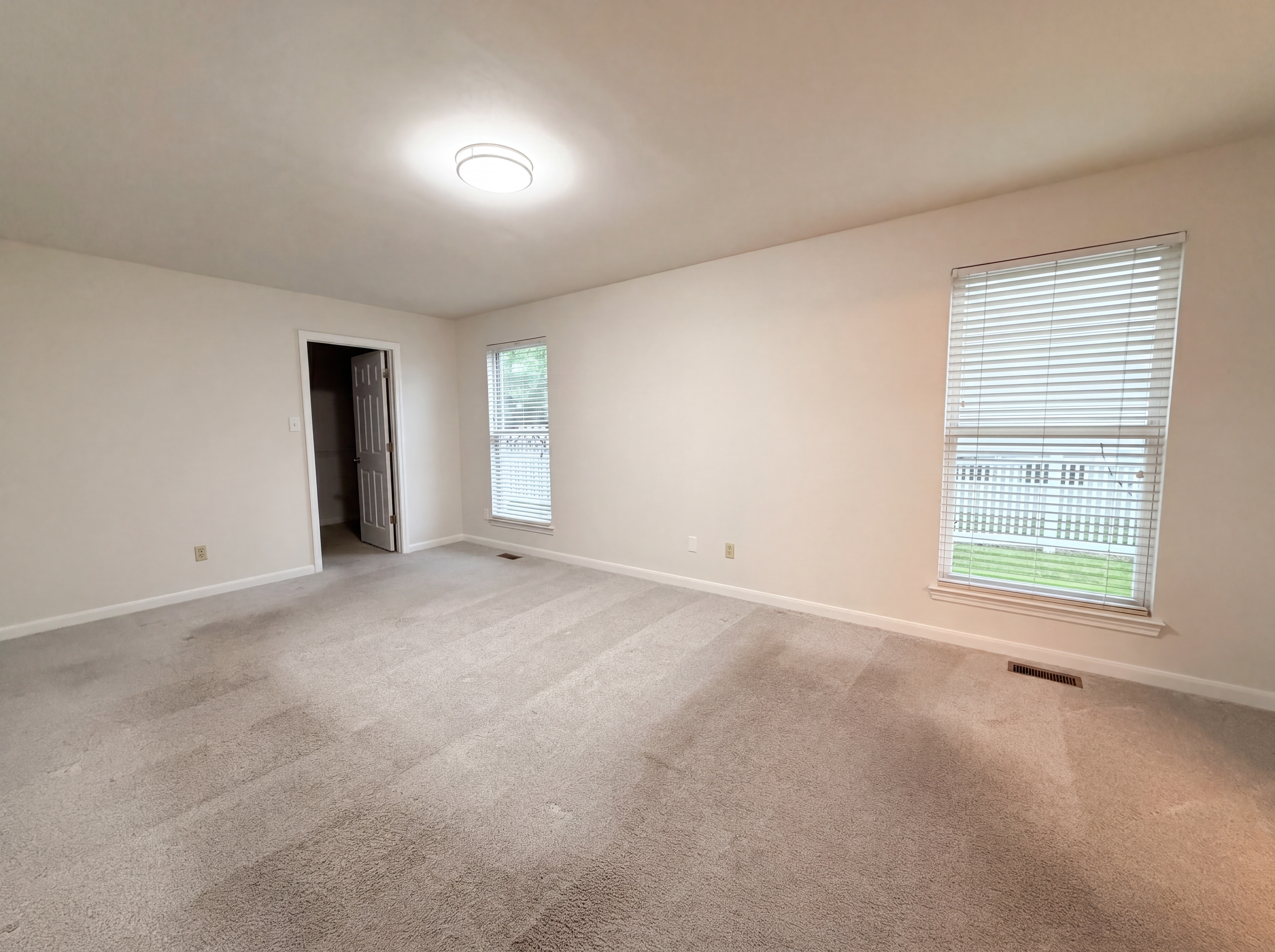 Photo 13 of 26 of 2212 Harborside Dr, DARDENNE PRAIRIE, MO