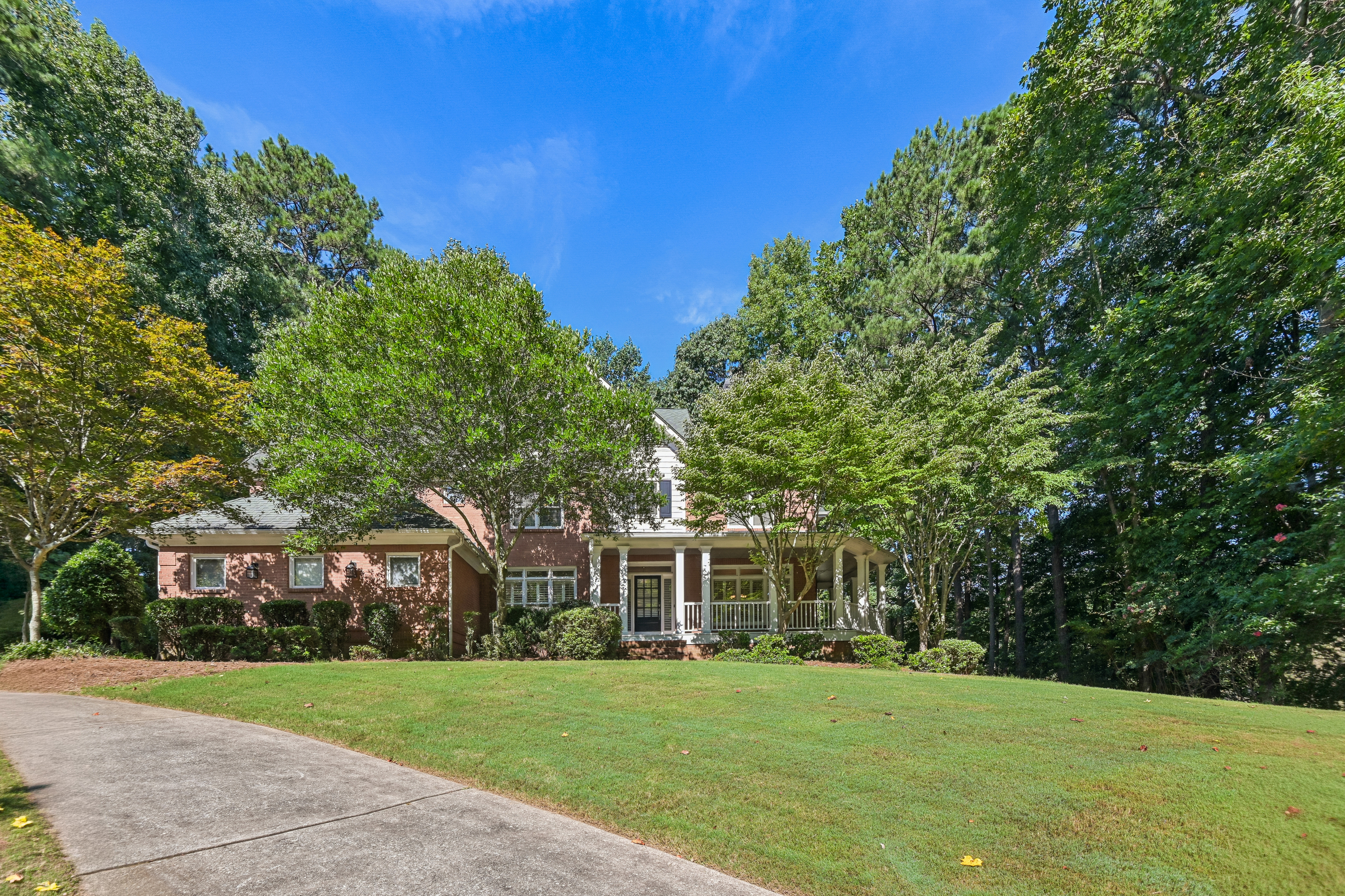 Photo 5 of 73 of 720 Barberry Dr, Alpharetta, GA