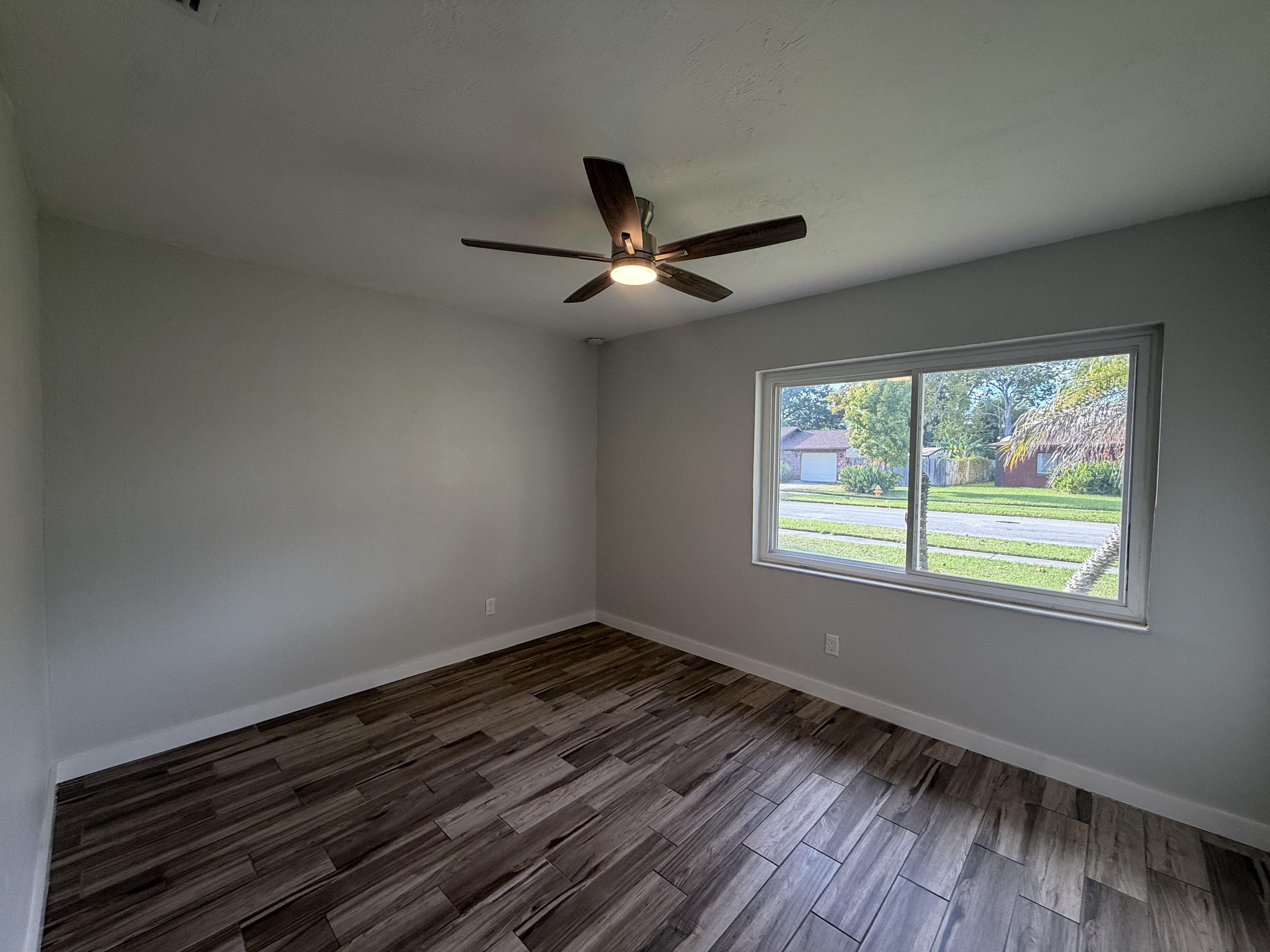 Photo 4 of 20 of 789 Little Pine Dr, South Daytona, FL