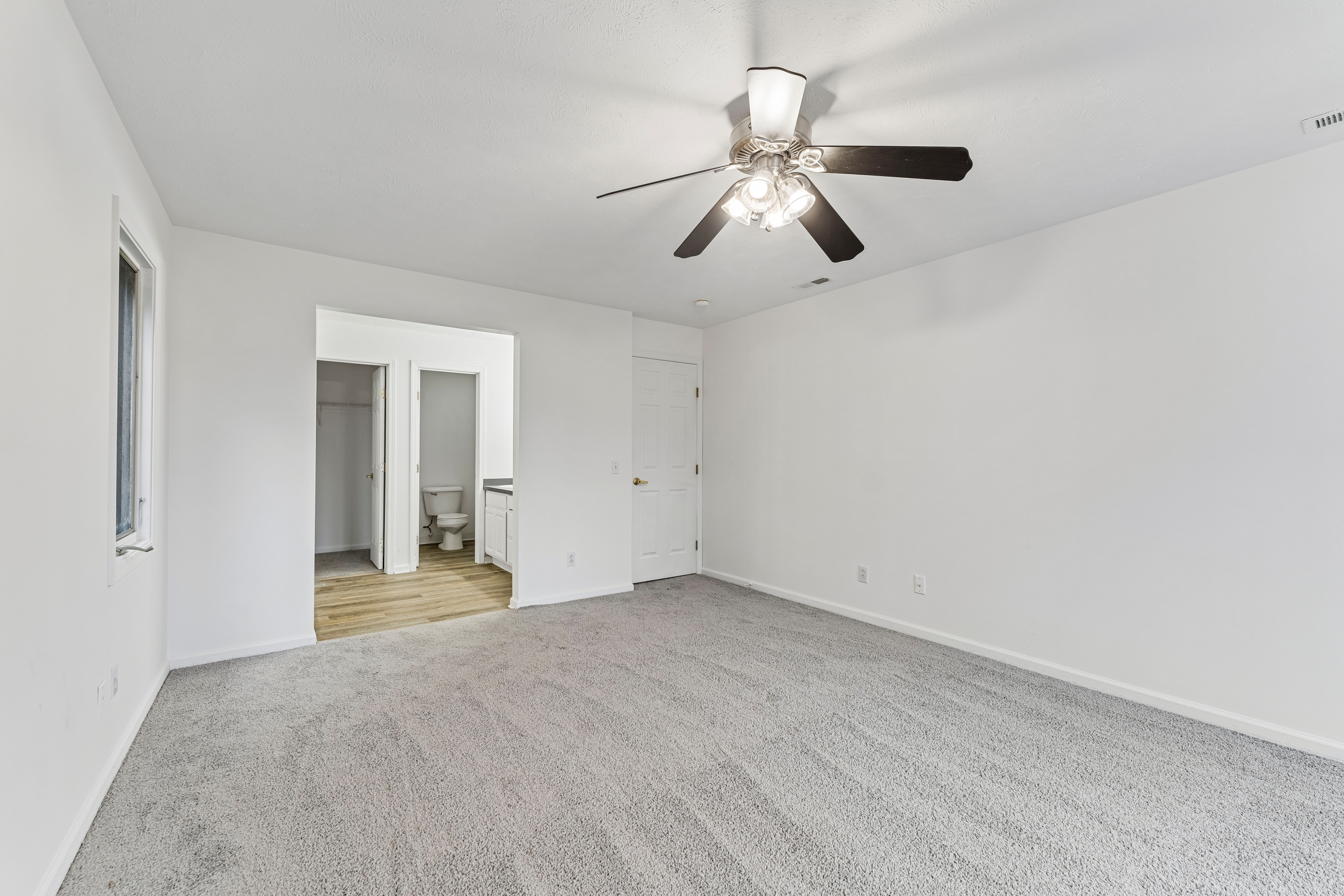 Photo 19 of 31 of 9673 Sylvan Ln, Concord Township, OH