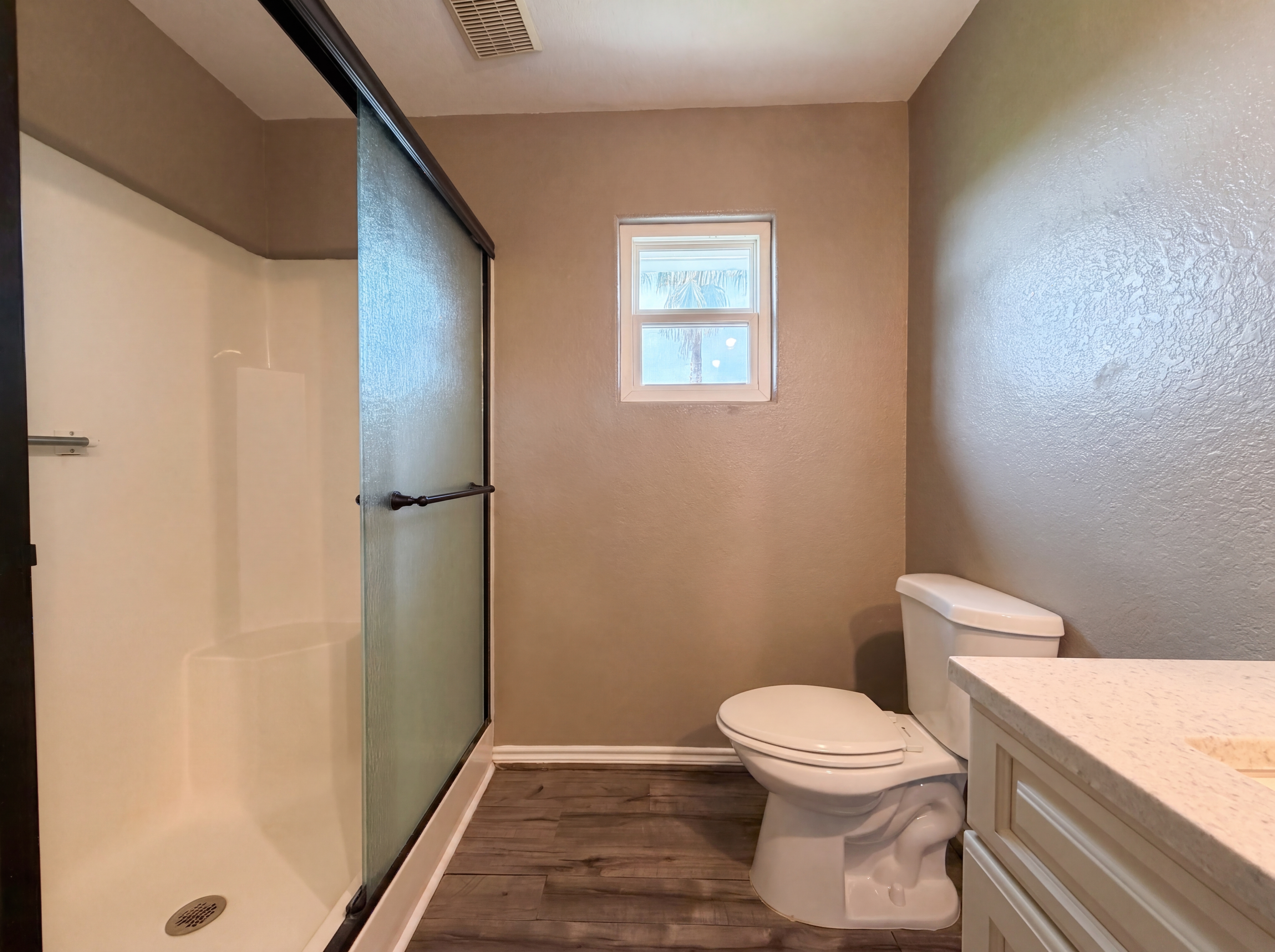 Photo 14 of 19 of 552 Marshall Johnson Ave S, Port Lavaca, TX