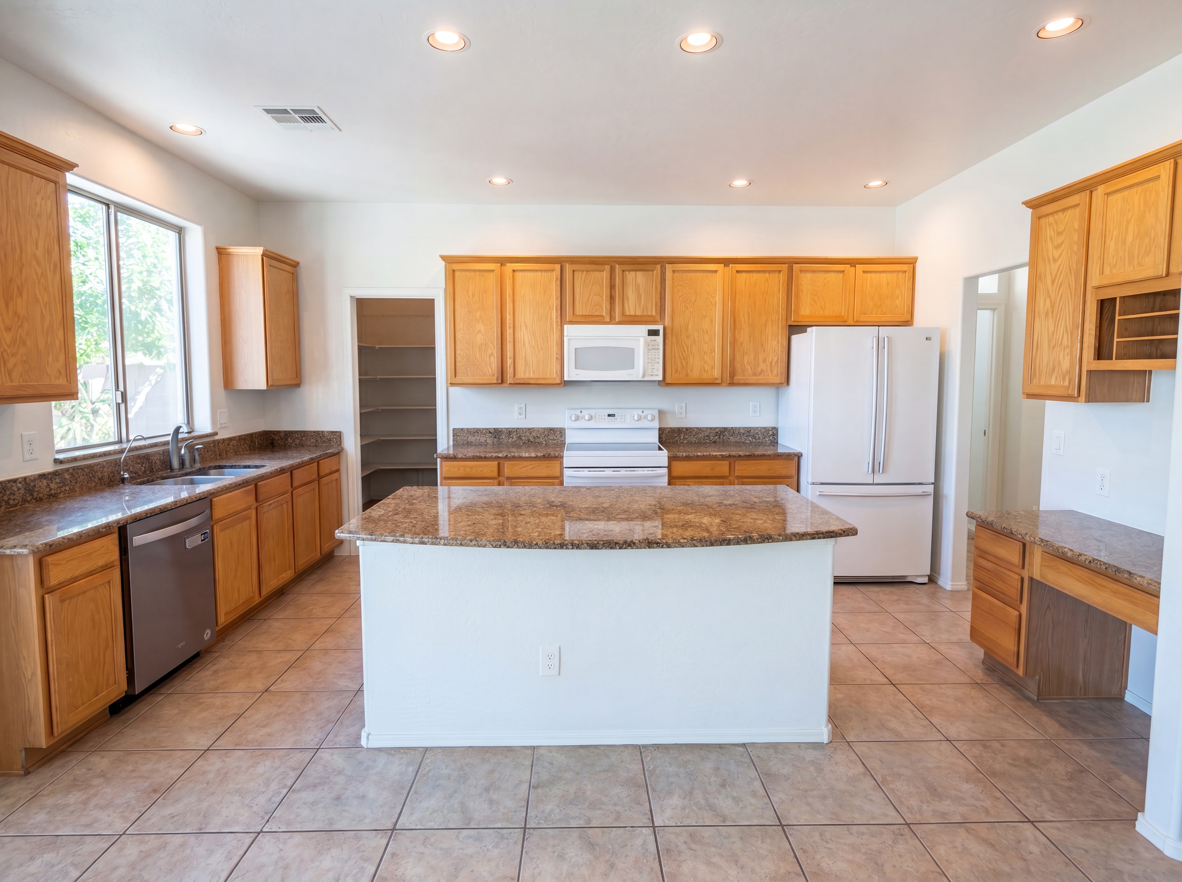 Photo 11 of 36 of 9029 W Yukon Dr, Peoria, AZ