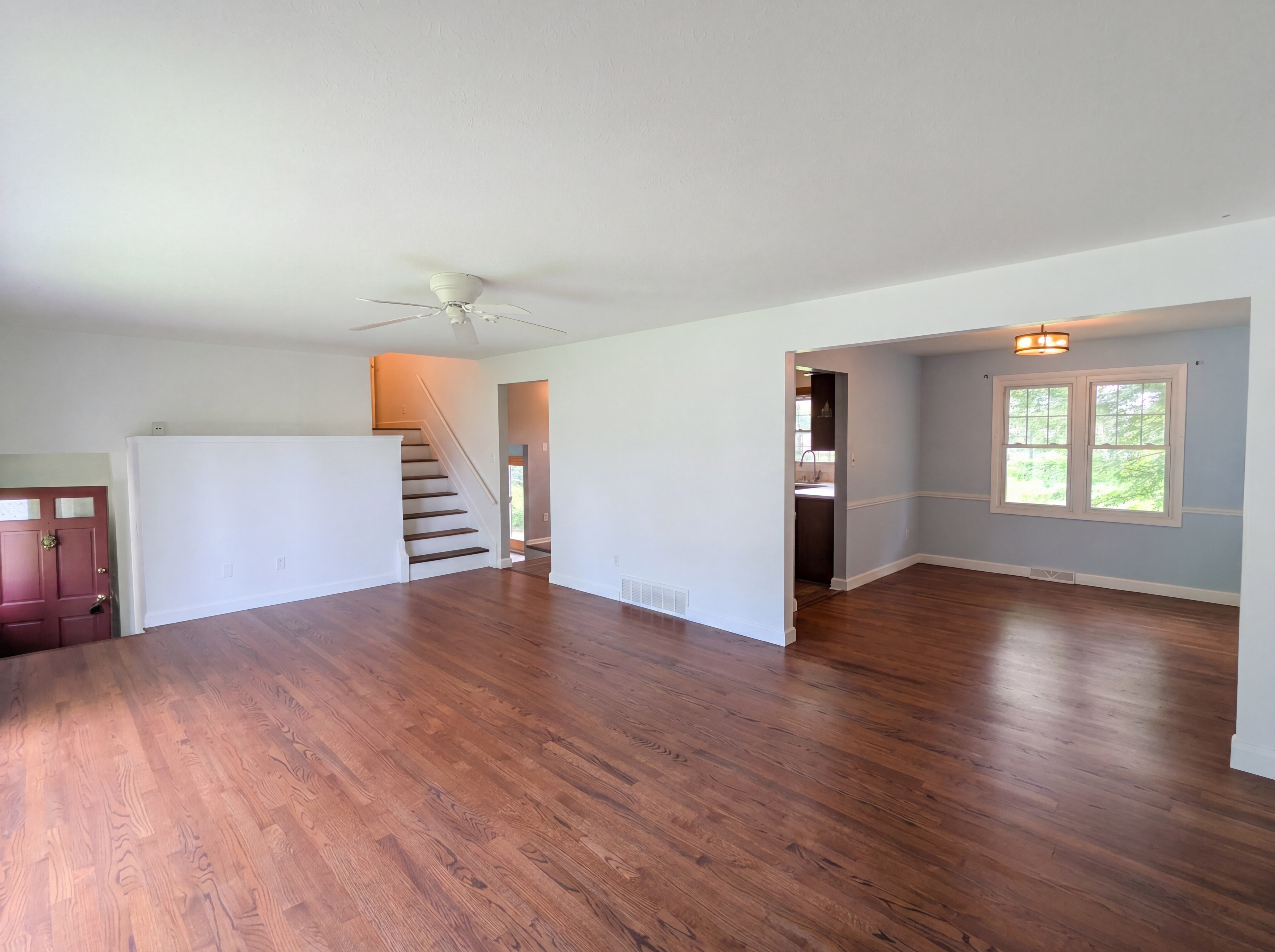 Photo 8 of 24 of 30223 Chatham Point Dr, Bay Village, OH