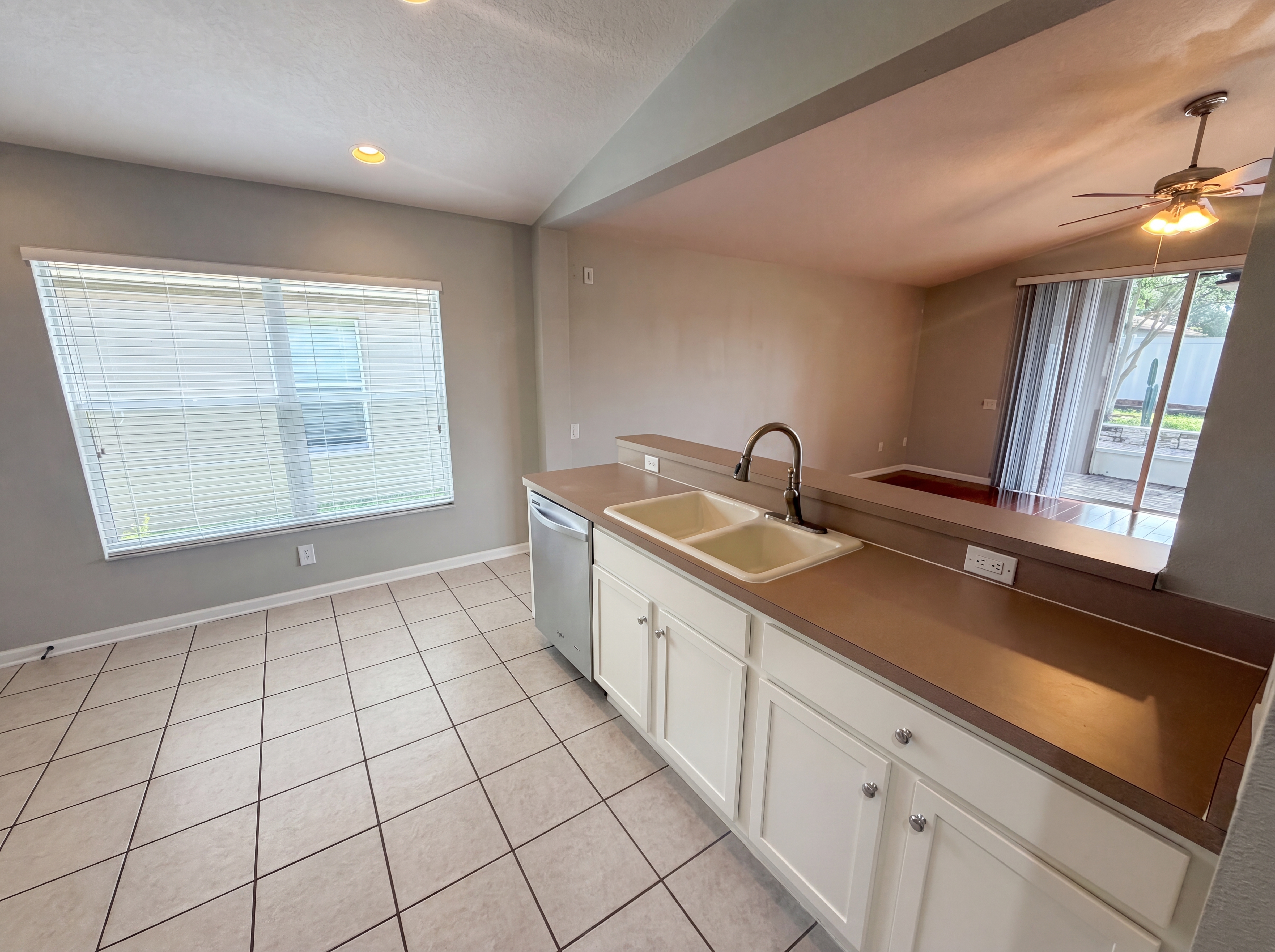 Photo 19 of 28 of 575 Sea Holly Dr, Brooksville, FL