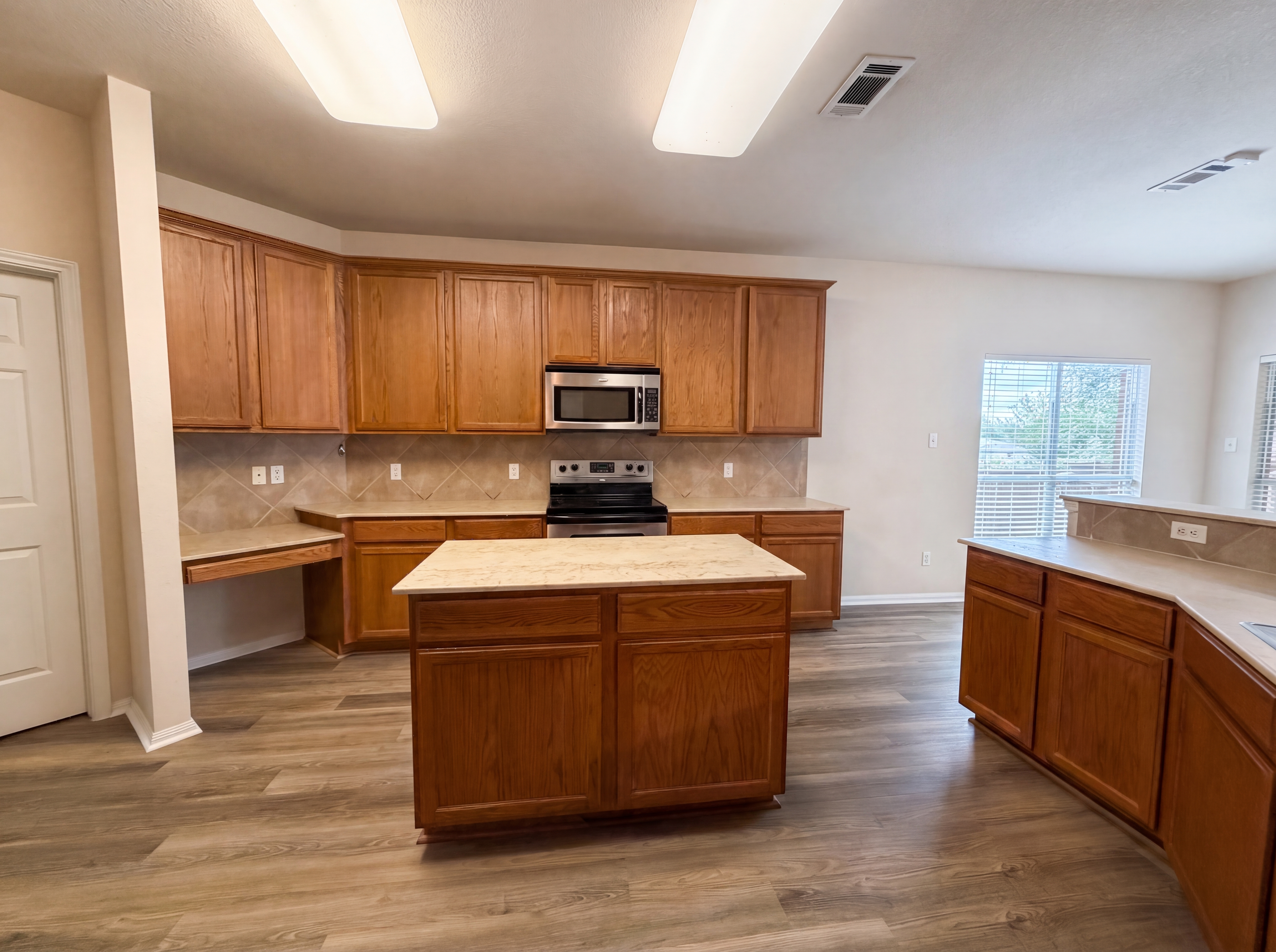 Photo 2 of 21 of 312 Crowfoot Dr, Harker Heights, TX