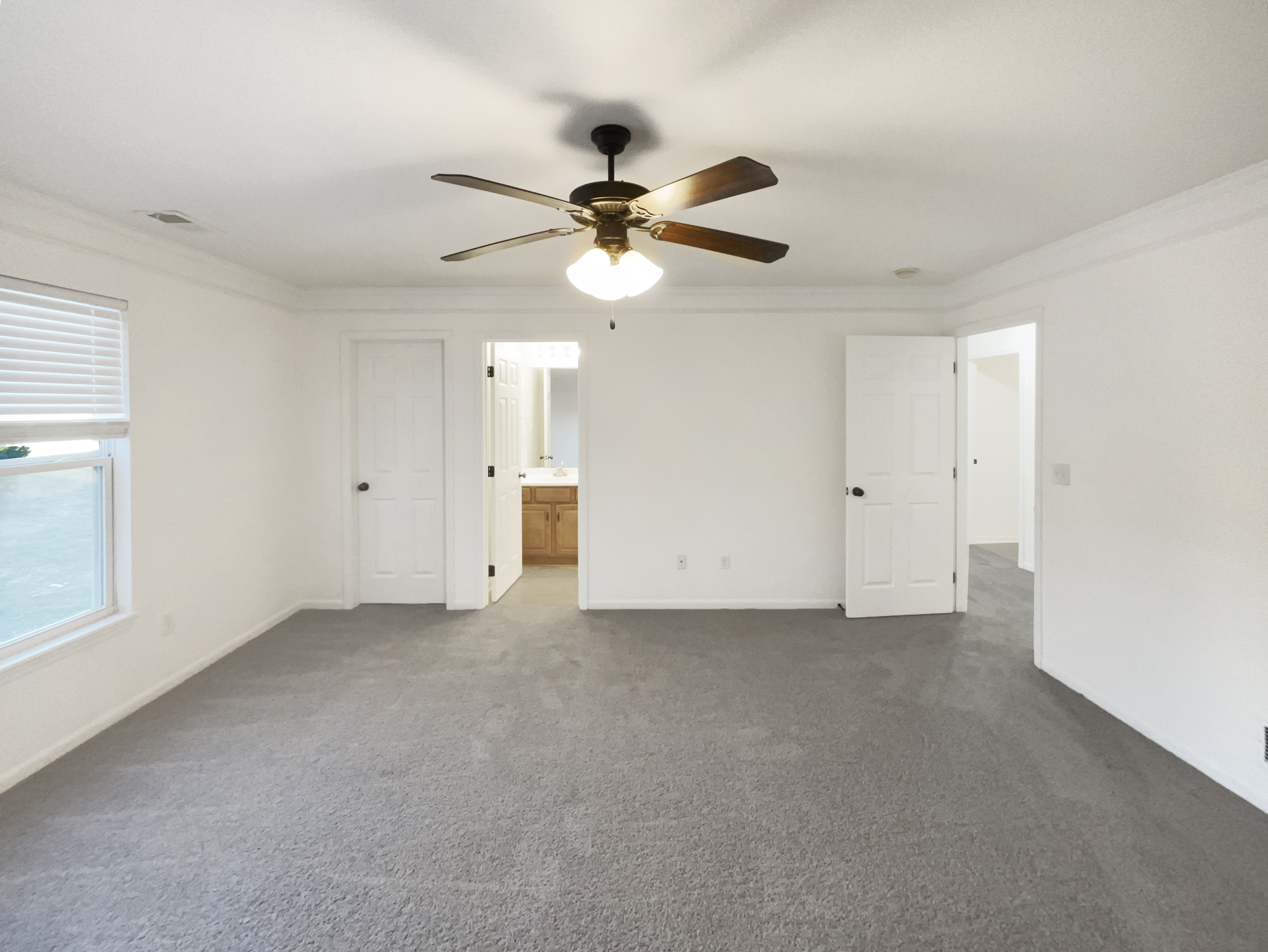 Photo 4 of 22 of 12202 N Highland Ave, Kansas City, MO
