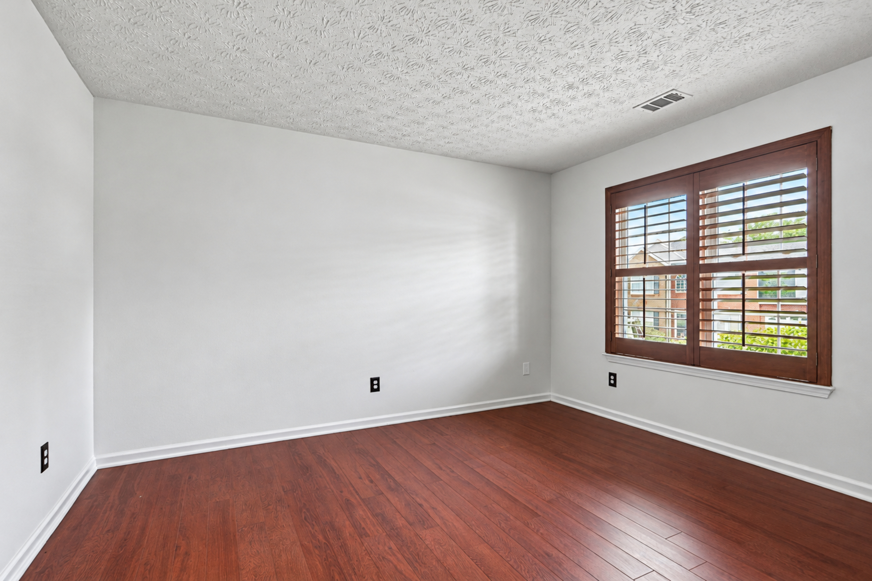 Photo 17 of 41 of 5713 Mill View Way, Lithonia, GA