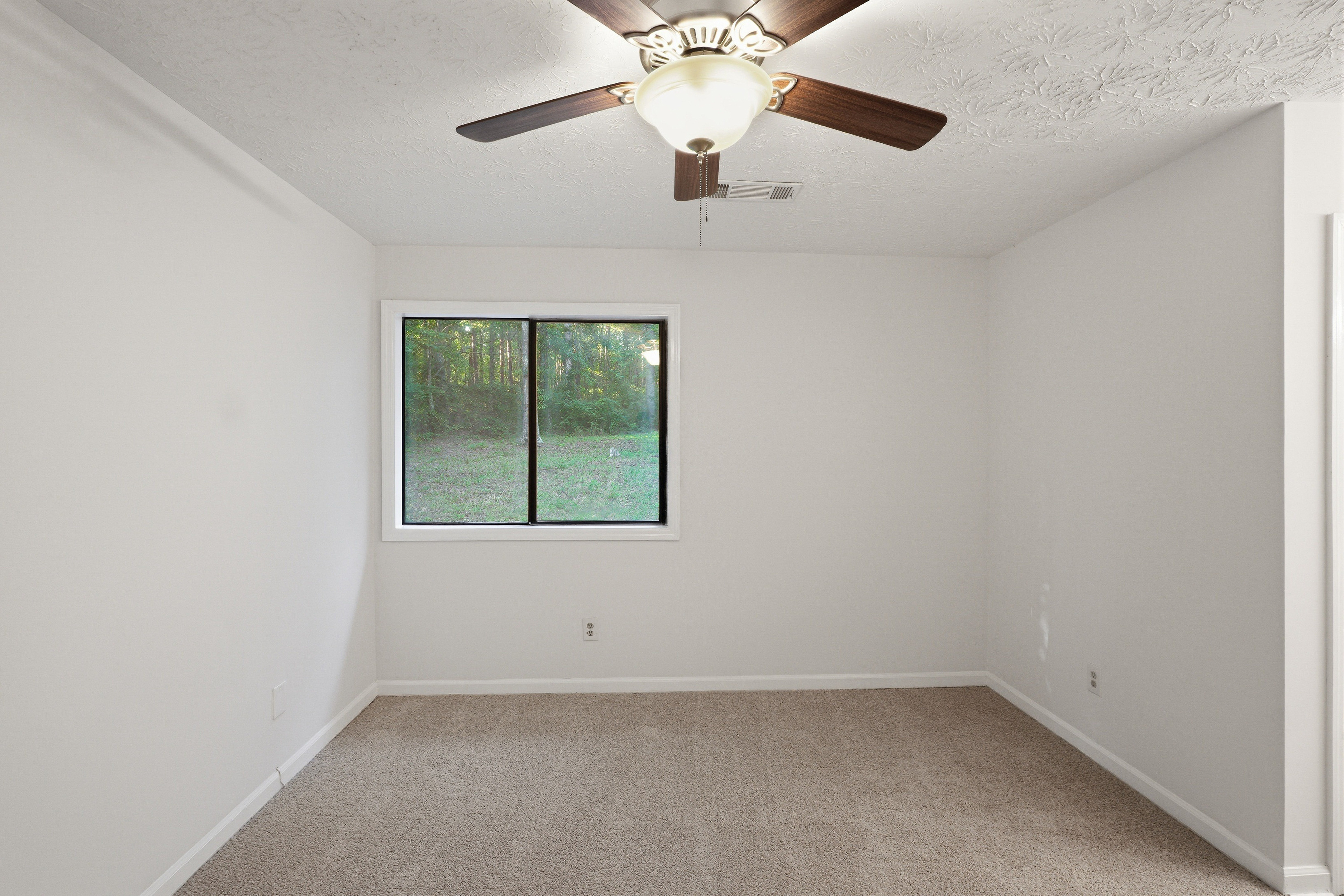 Photo 19 of 33 of 140 Forrest Brook Dr, Palmetto, GA