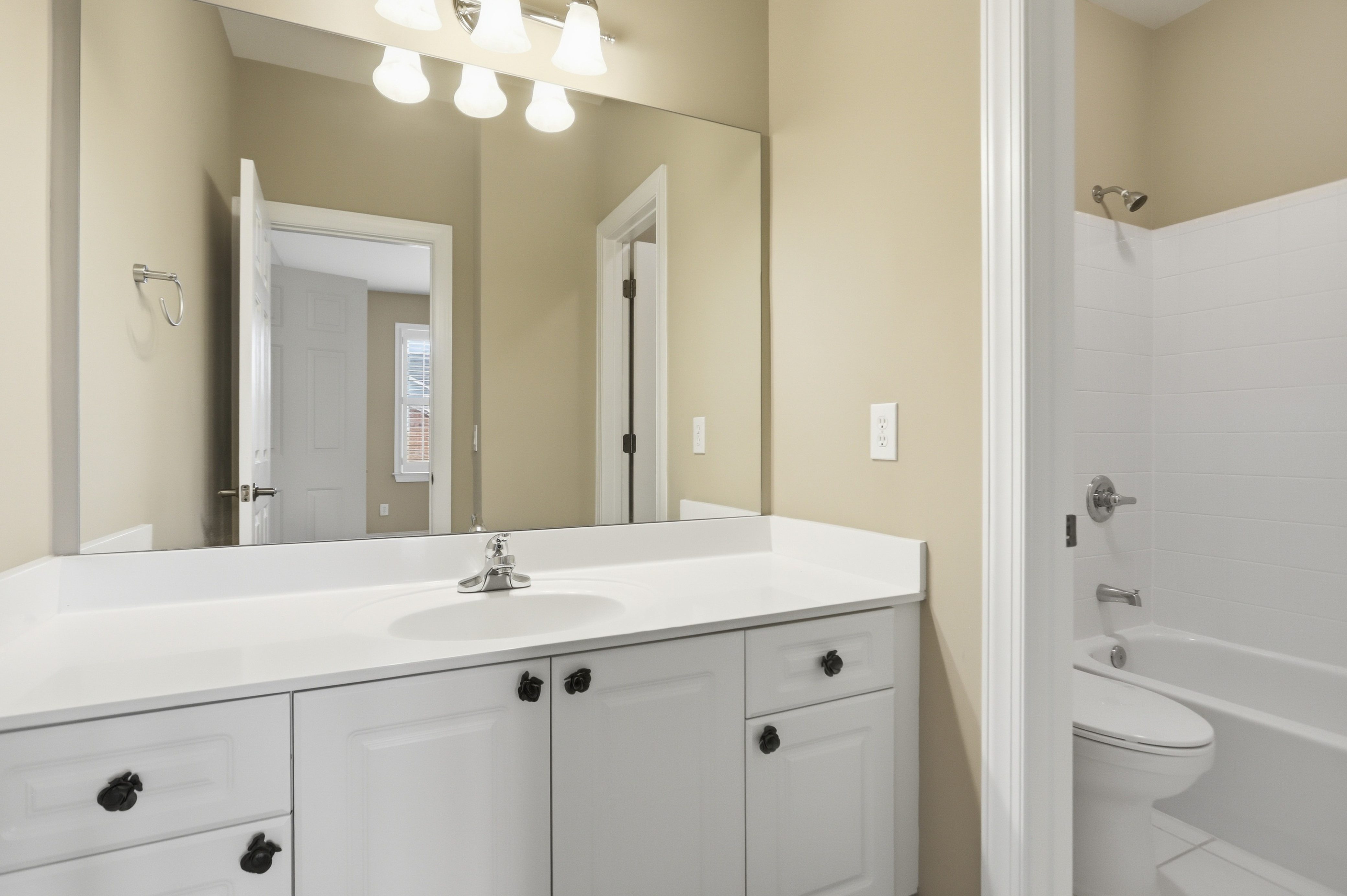 Photo 33 of 46 of 3011 Riverstone Trl, Atlanta, GA
