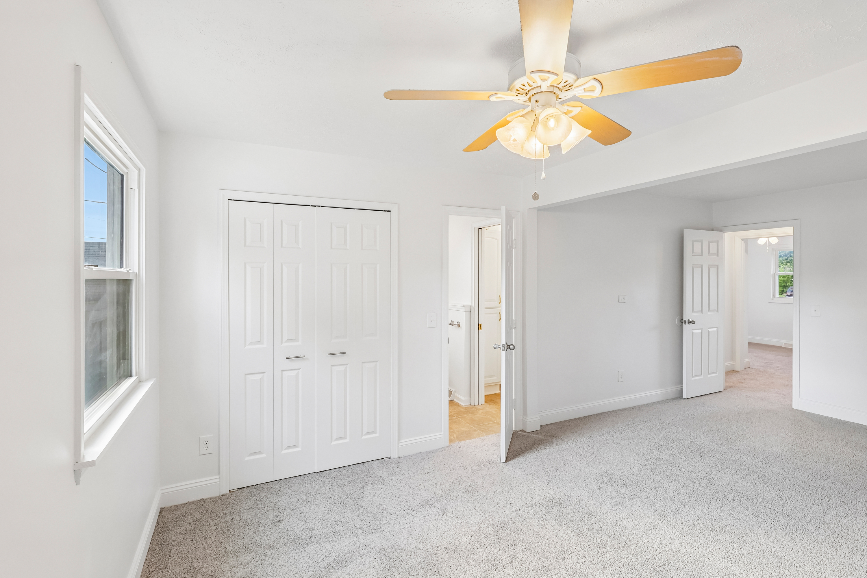 Photo 4 of 27 of 4137 Gary Ave, Lorain, OH