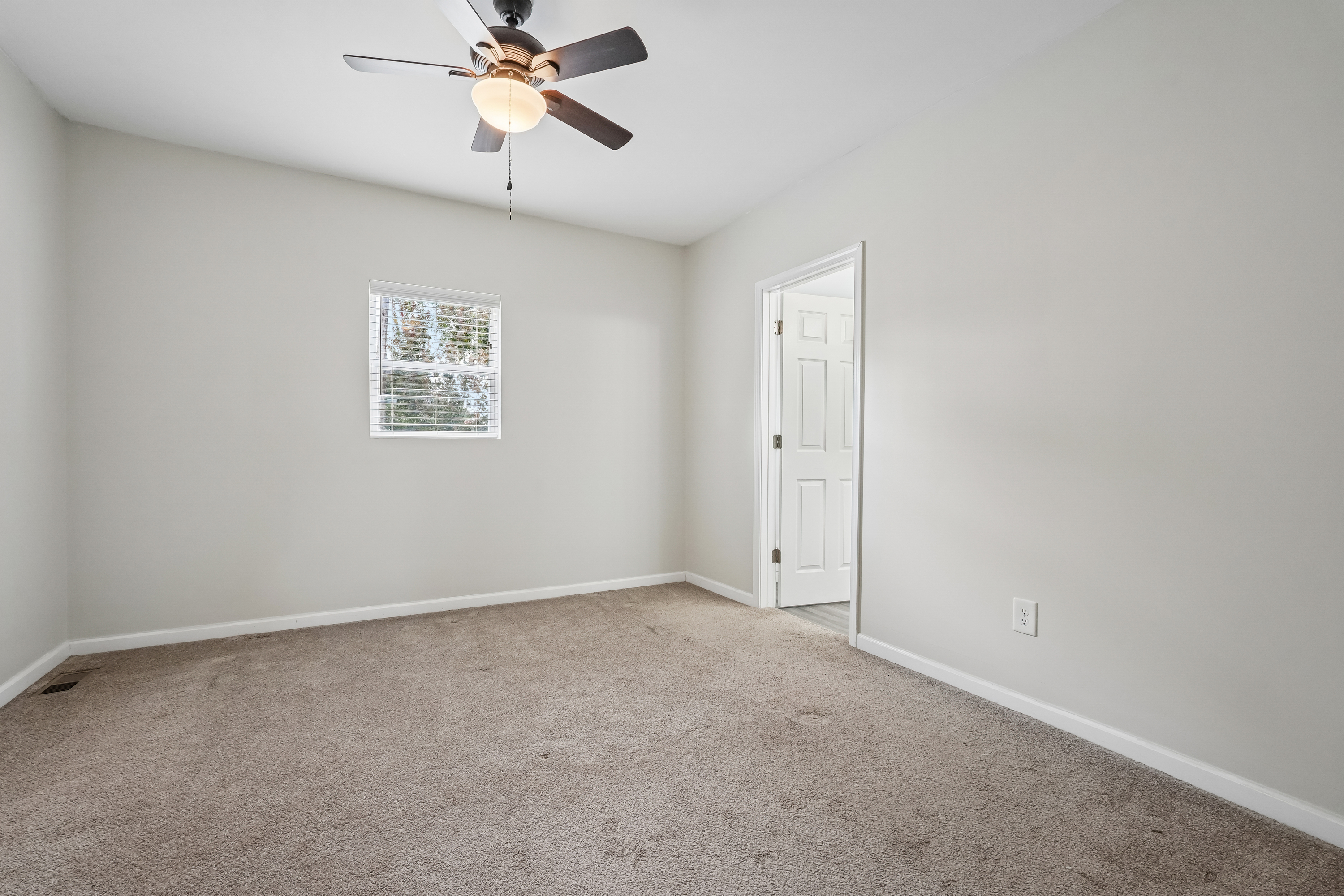 Photo 5 of 51 of 205 N Washington St, Arcadia, IN