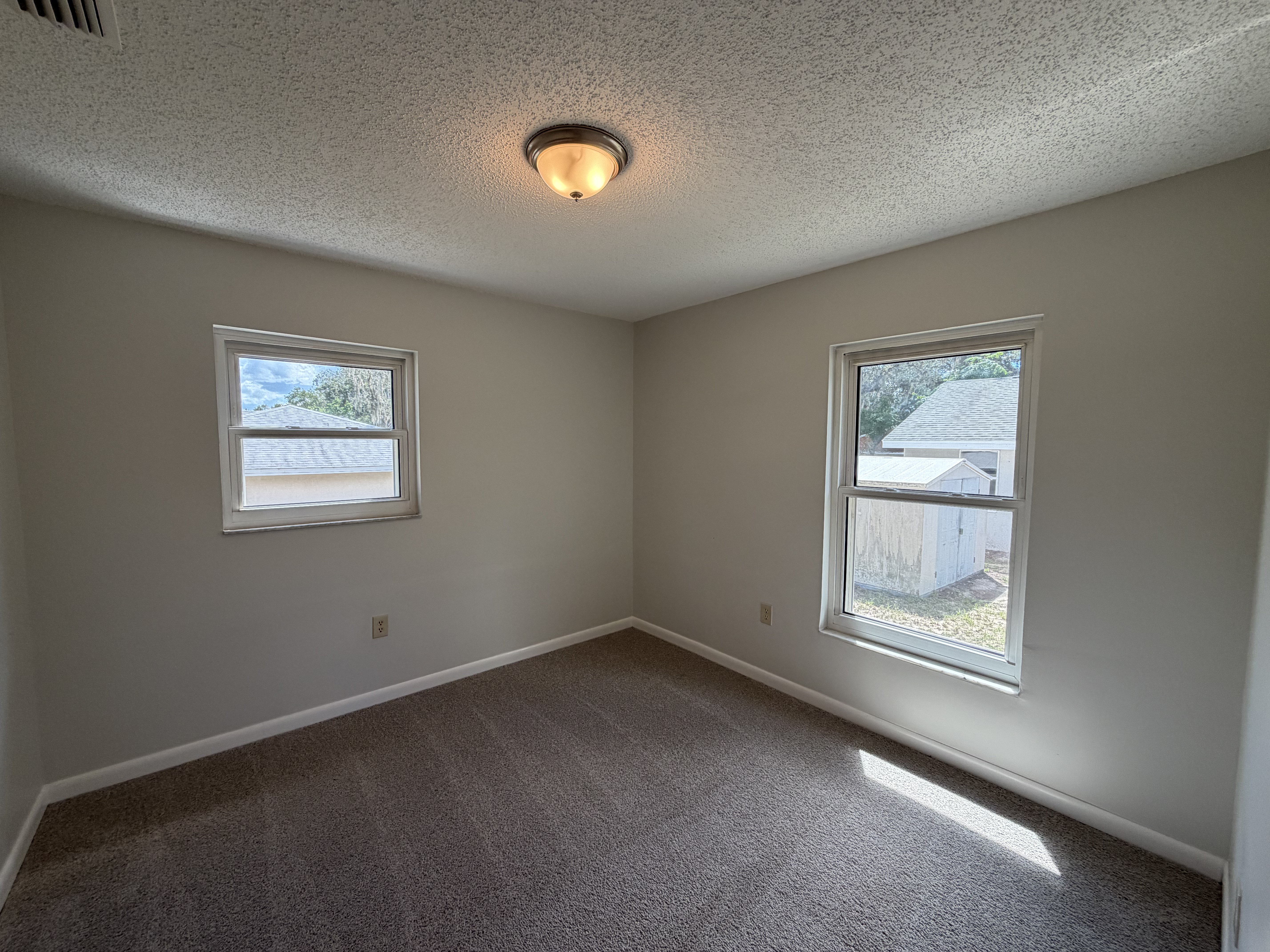 Photo 6 of 24 of 4536 Eagles Nest Rd, Fruitland Park, FL