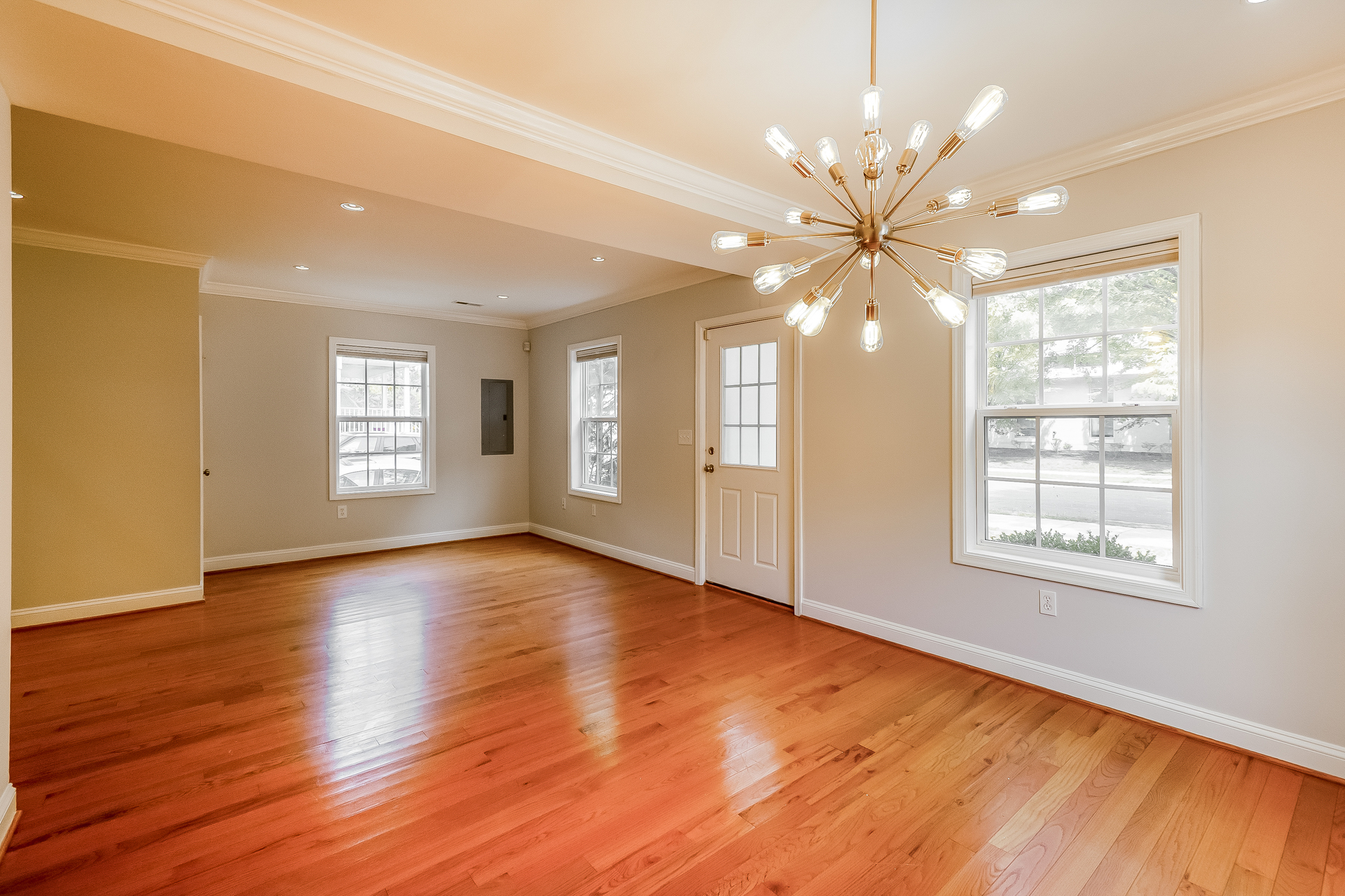 Photo 6 of 20 of 4933 Lee St NE, Washington, DC